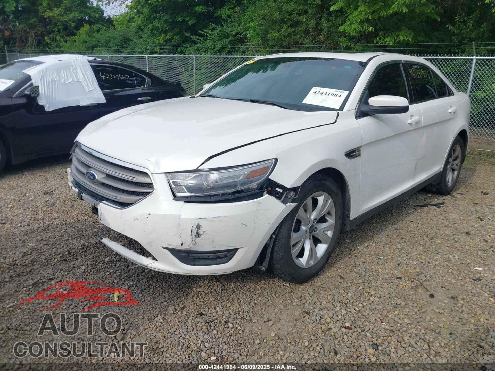 FORD TAURUS 2014 - 1FAHP2E88EG129018
