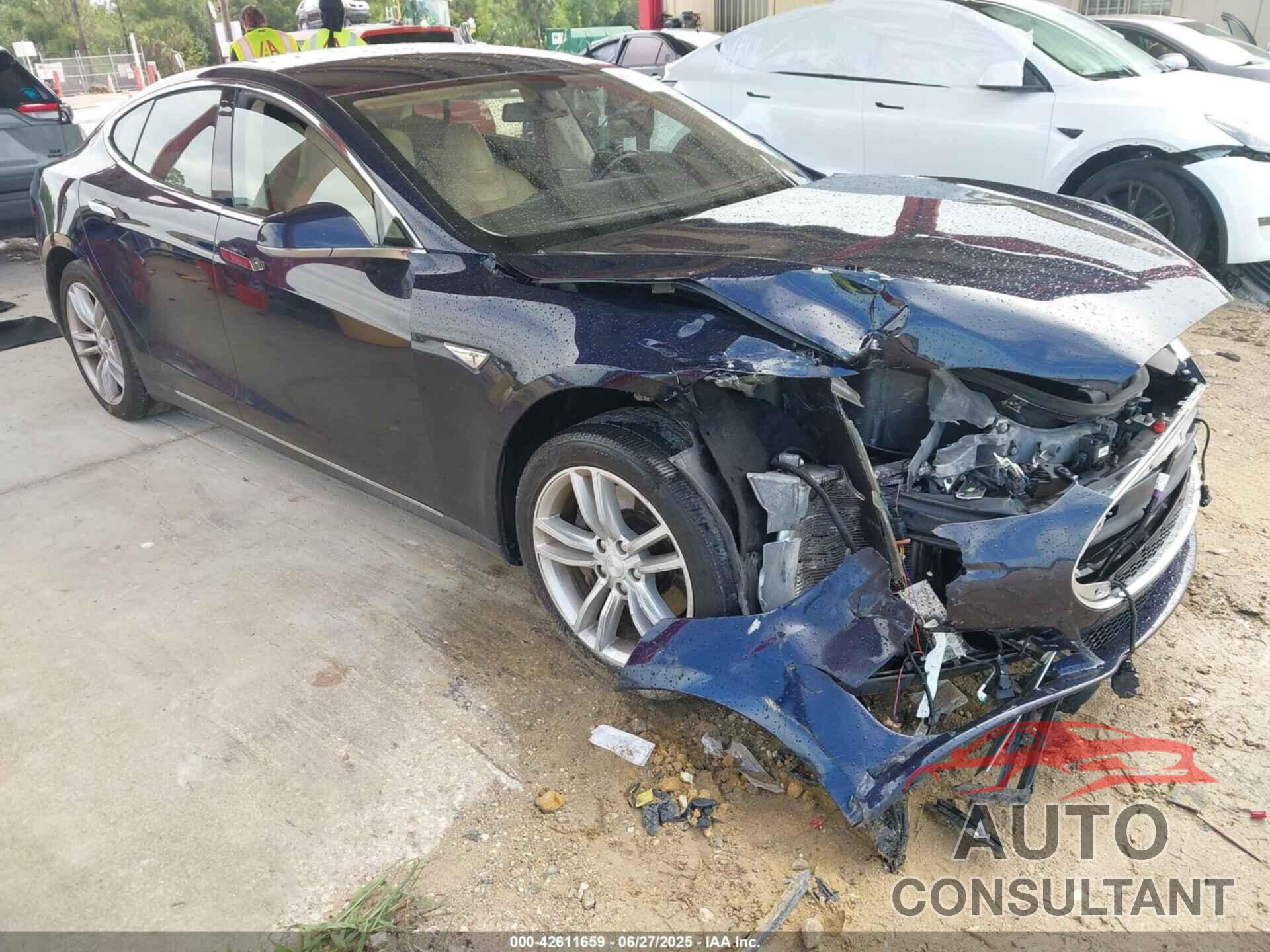 TESLA MODEL S 2014 - 5YJSA1H16EFP32246