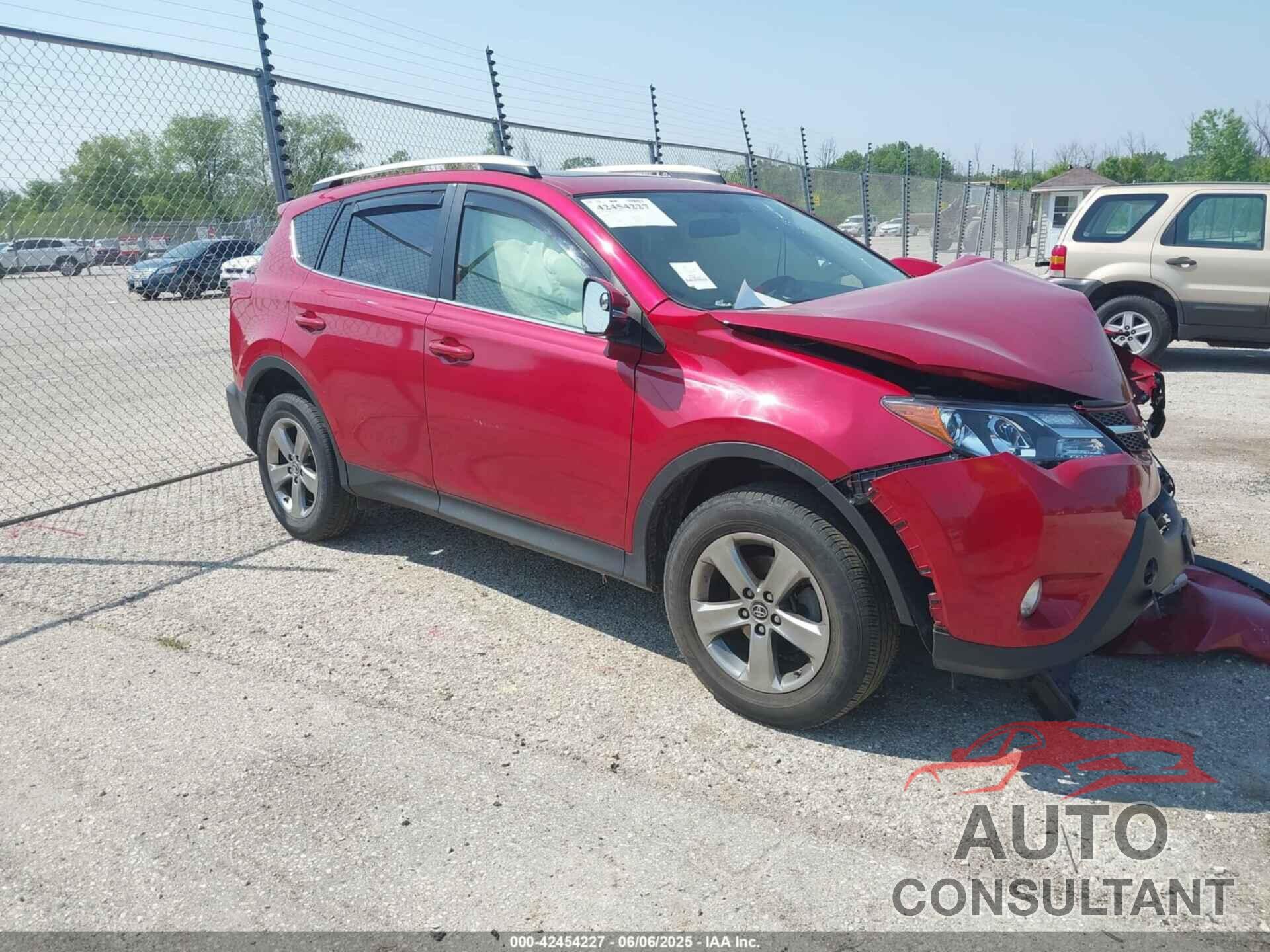 TOYOTA RAV4 2015 - JTMRFREV8FD145643
