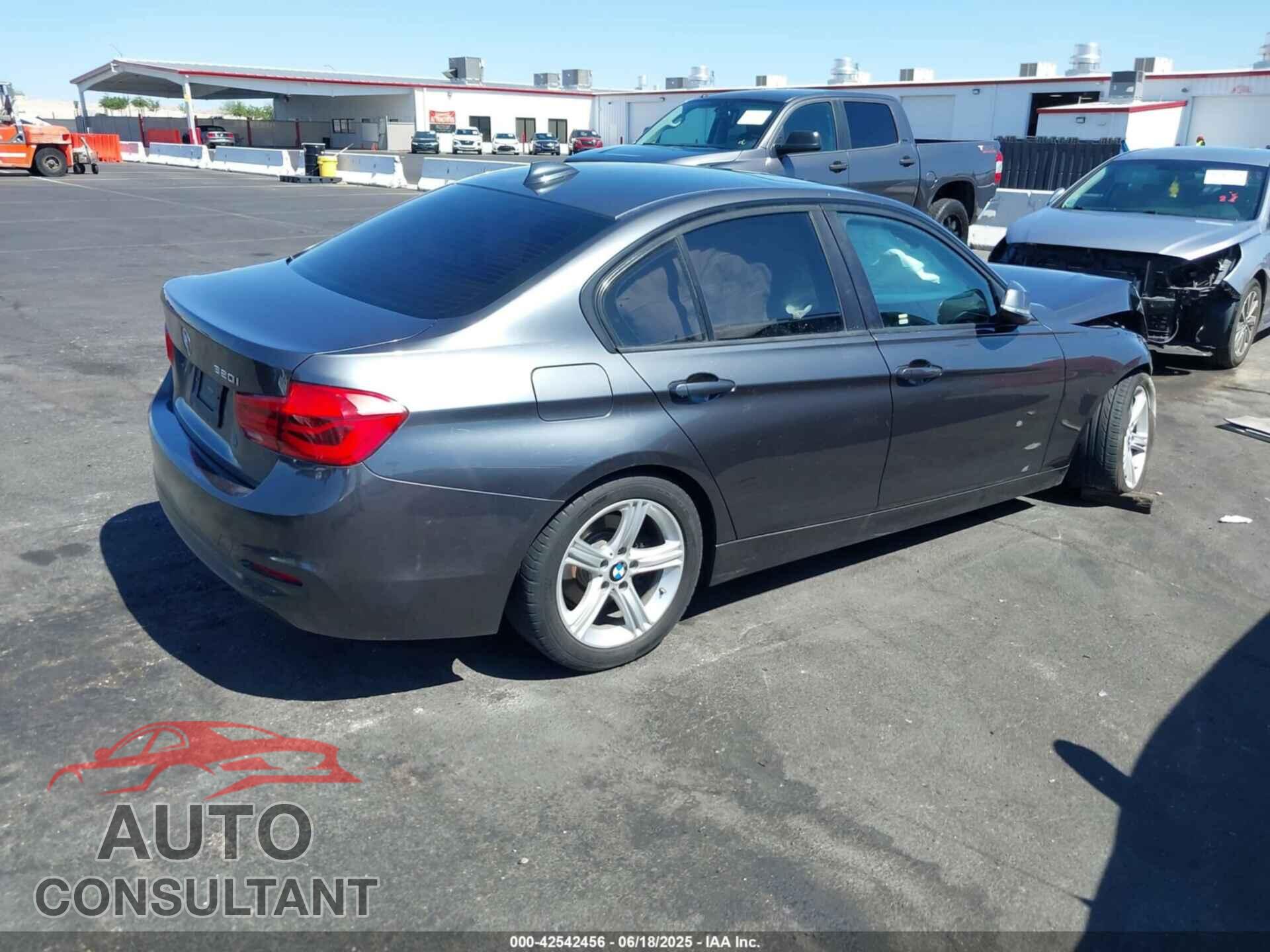 BMW 320I 2018 - WBA8A9C52JAD27846