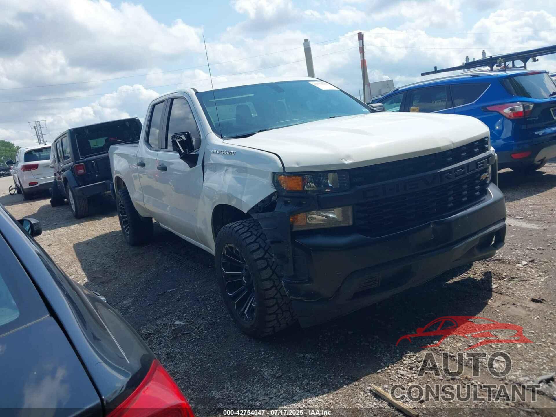 CHEVROLET SILVERADO 1500 2020 - 1GCRWAEH1LZ137202
