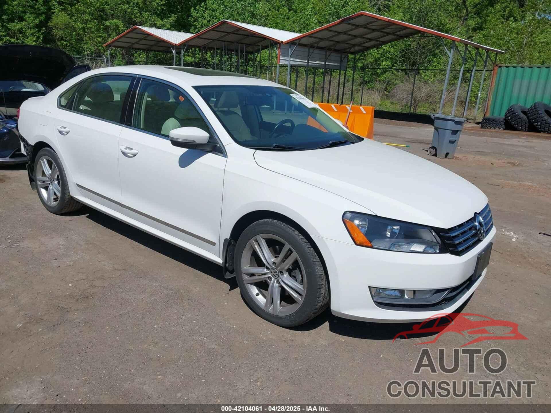 VOLKSWAGEN PASSAT 2015 - 1VWCT7A31FC072643