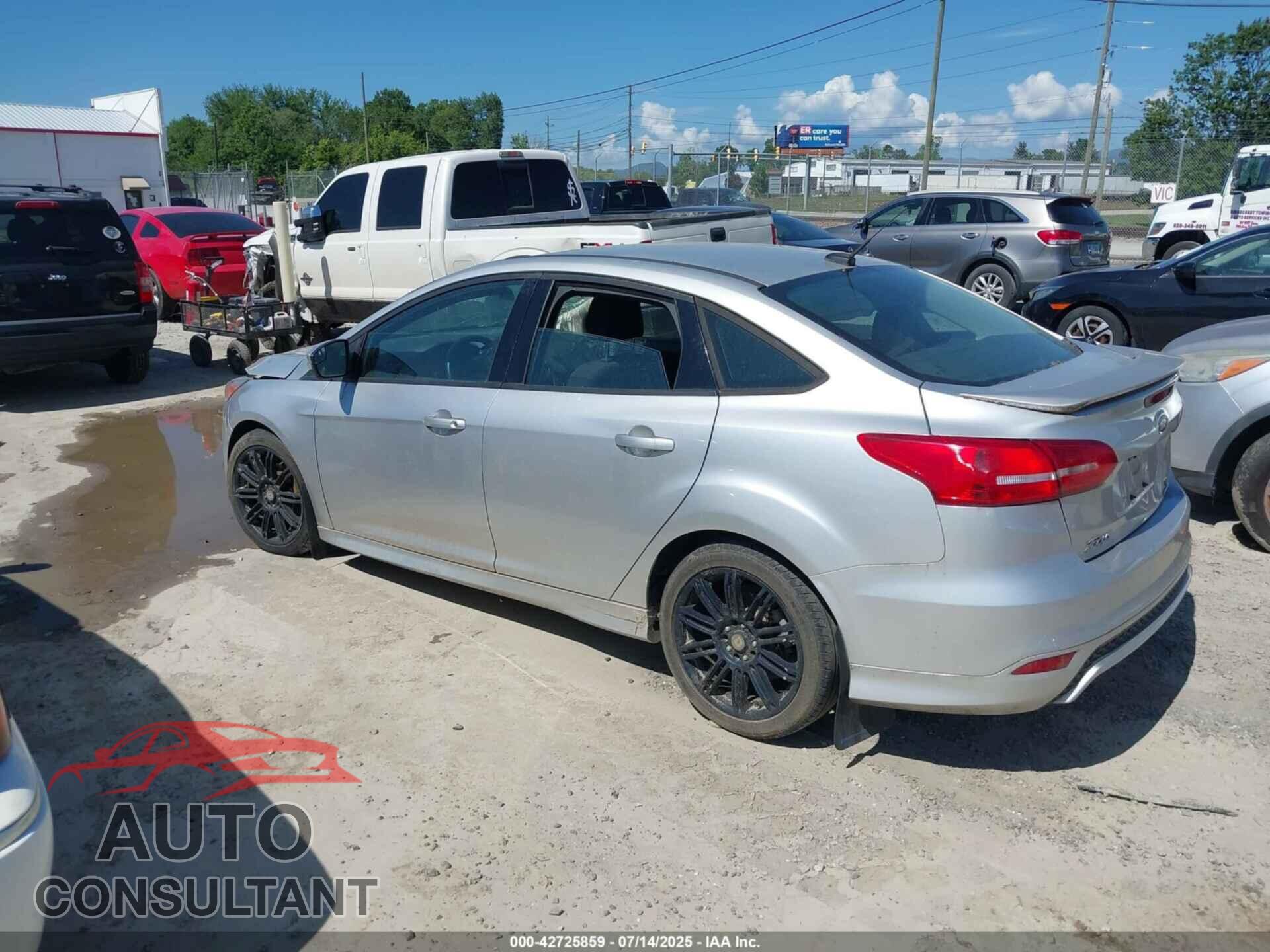 FORD FOCUS 2016 - 1FADP3F26GL296597