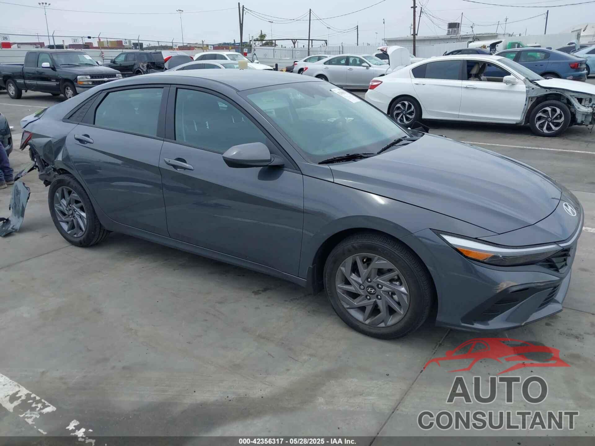 HYUNDAI ELANTRA 2024 - KMHLM4DG3RU703920