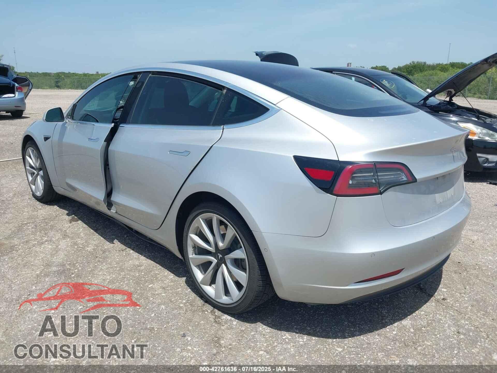 TESLA MODEL 3 2018 - 5YJ3E1EA1JF048664