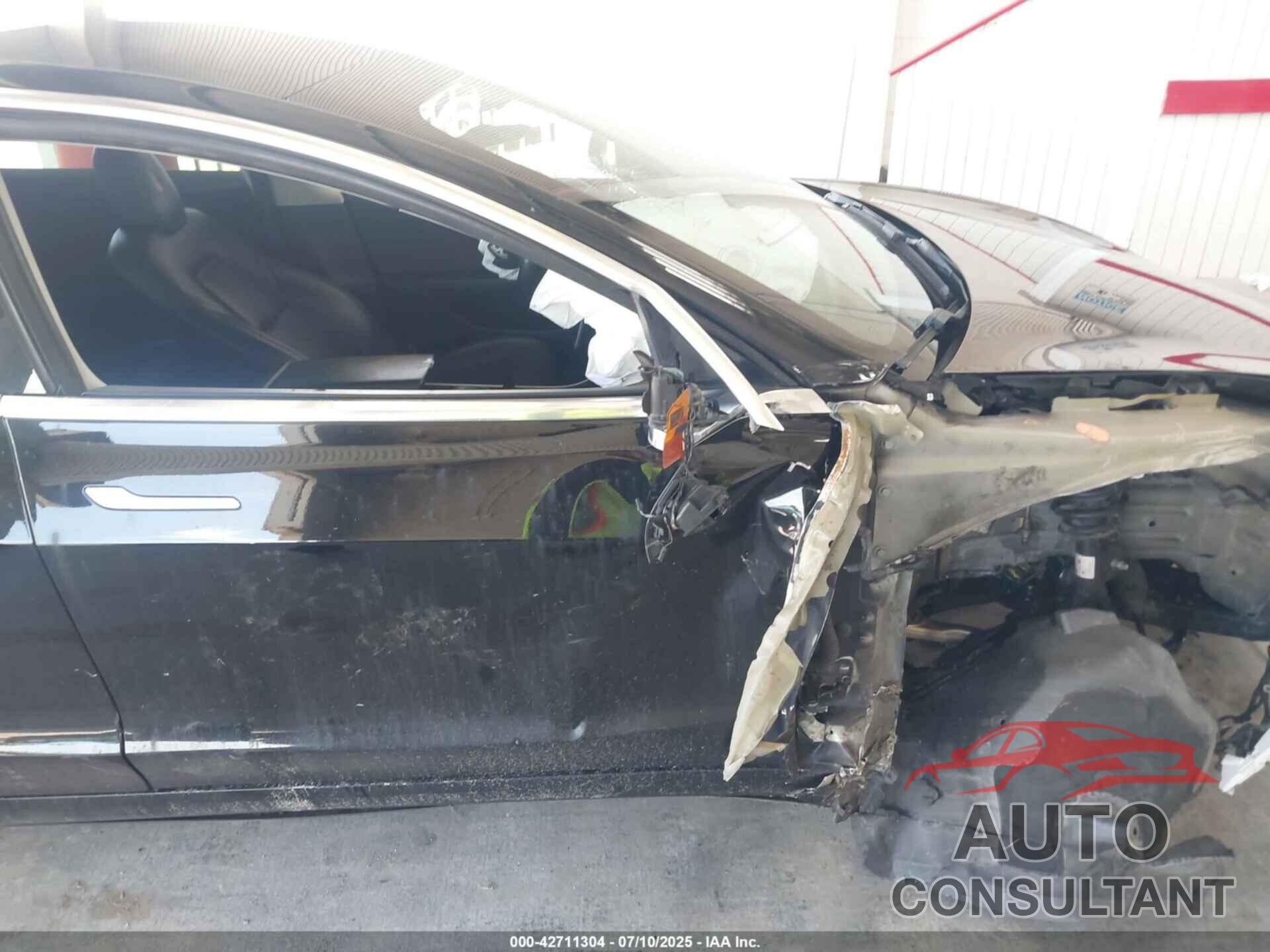 TESLA MODEL 3 2019 - 5YJ3E1EB3KF451765