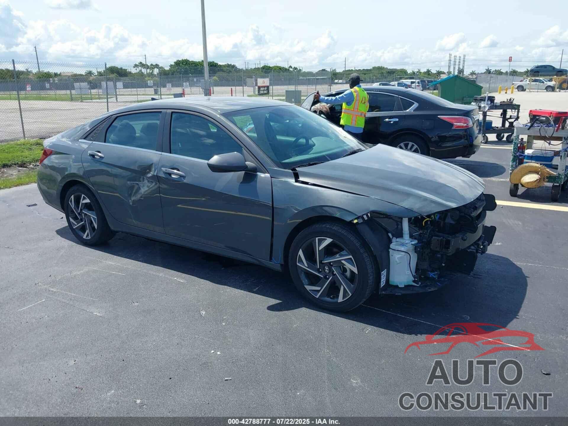 HYUNDAI ELANTRA 2025 - KMHLS4DG6SU945807