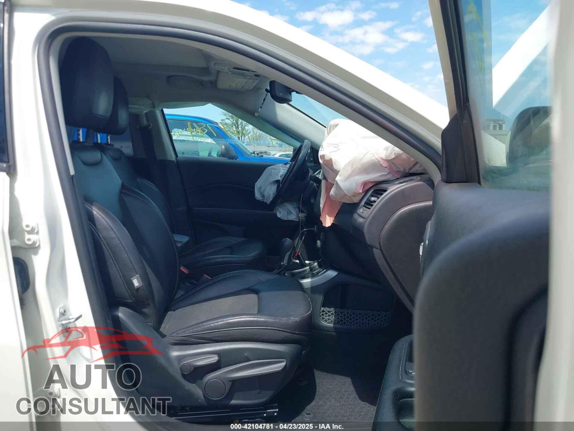 JEEP COMPASS 2019 - 3C4NJDBB1KT792223