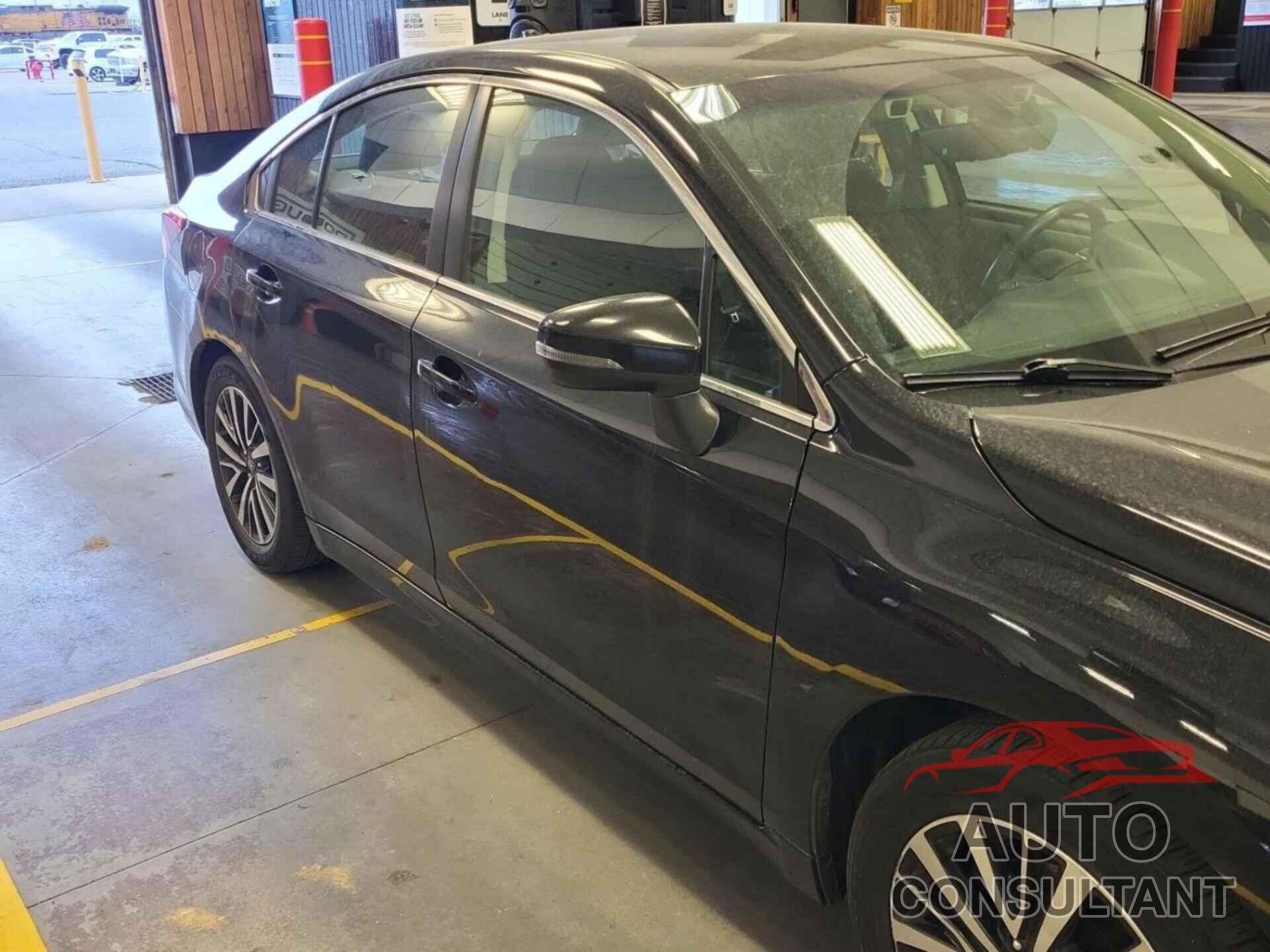 SUBARU LEGACY 2019 - 4S3BNAF66K3030472