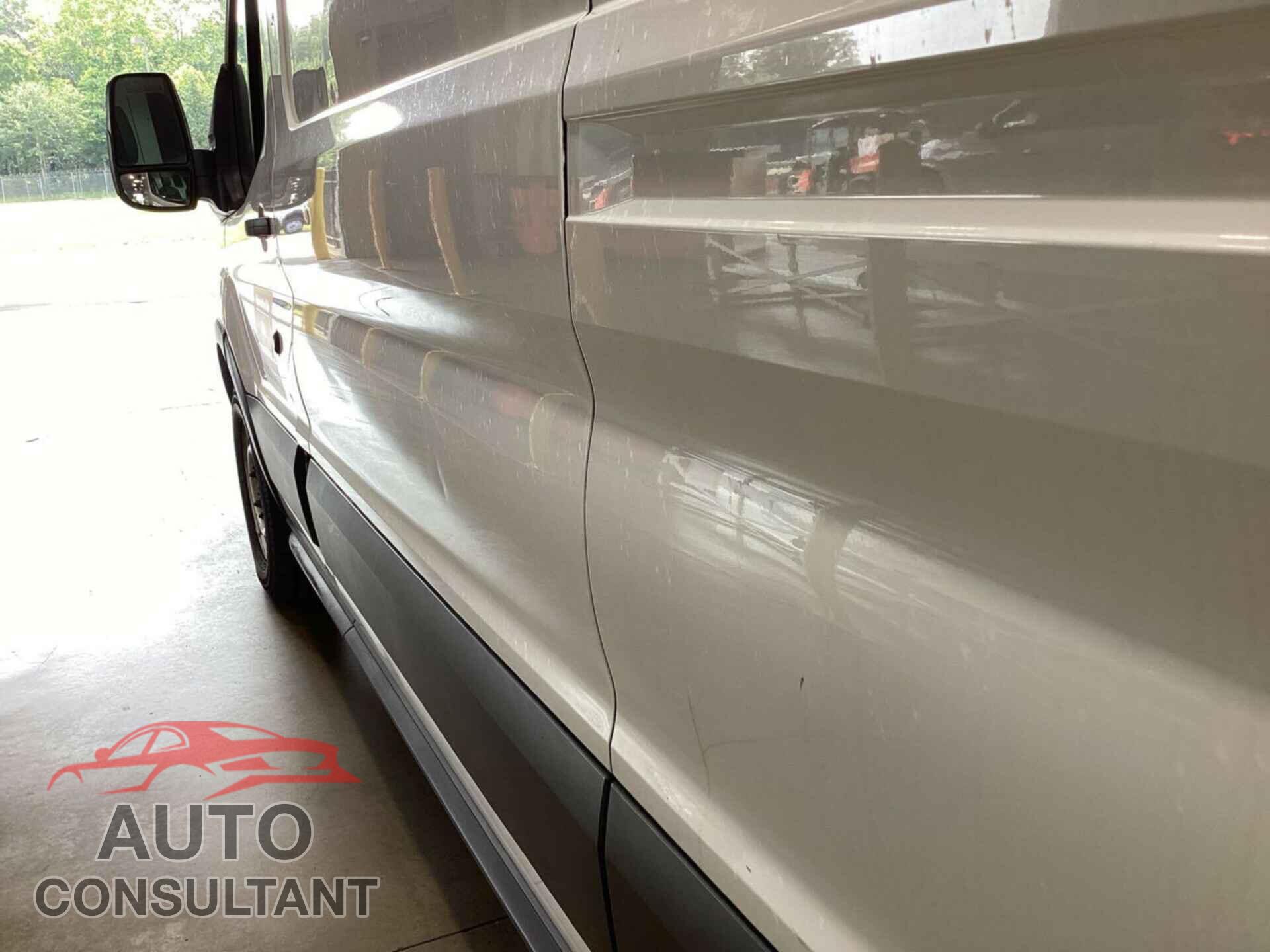 FORD TRANSIT 2019 - 1FTYR2CM6KKB41505
