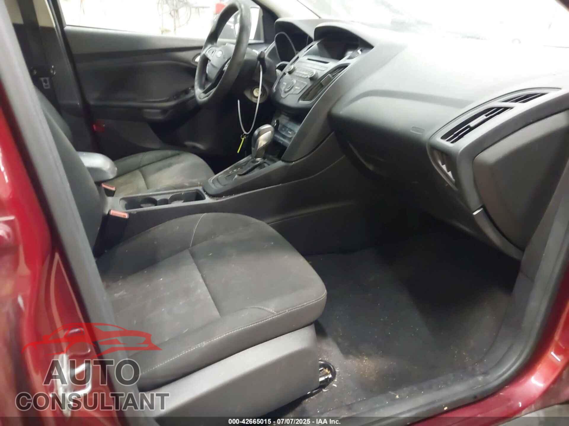 FORD FOCUS 2015 - 1FADP3F21FL270827