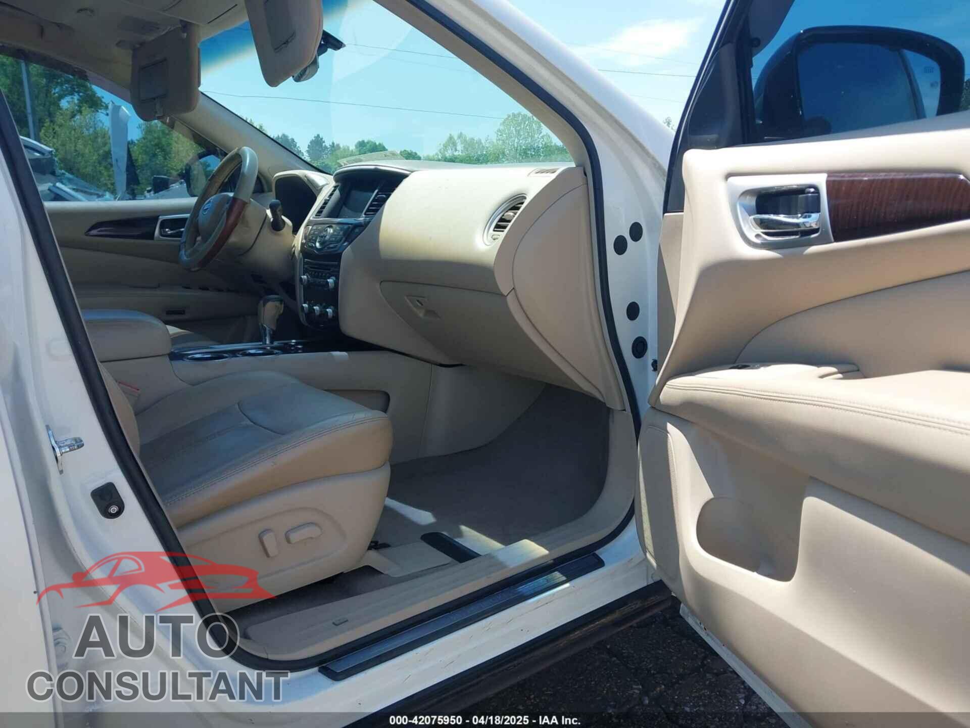 NISSAN PATHFINDER 2013 - 5N1AR2MN2DC622773