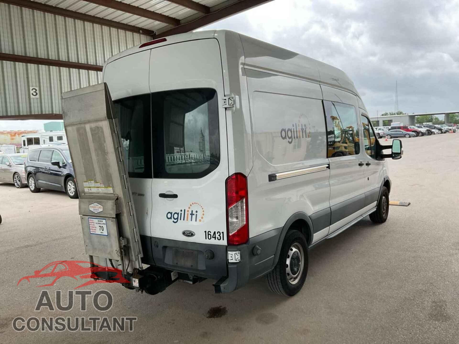 FORD TRANSIT 2016 - 1FTYR2XM1GKB25360