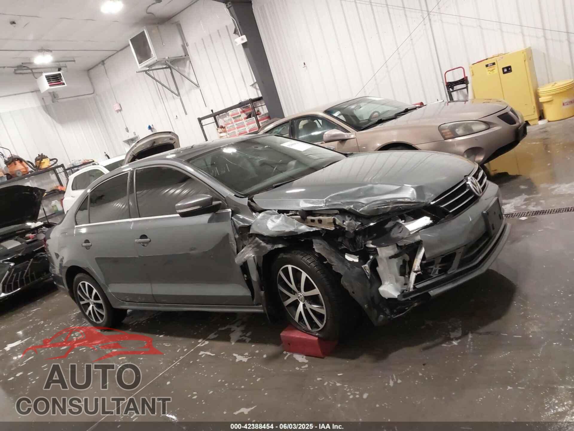 VOLKSWAGEN JETTA 2017 - 3VWDB7AJ4HM238807
