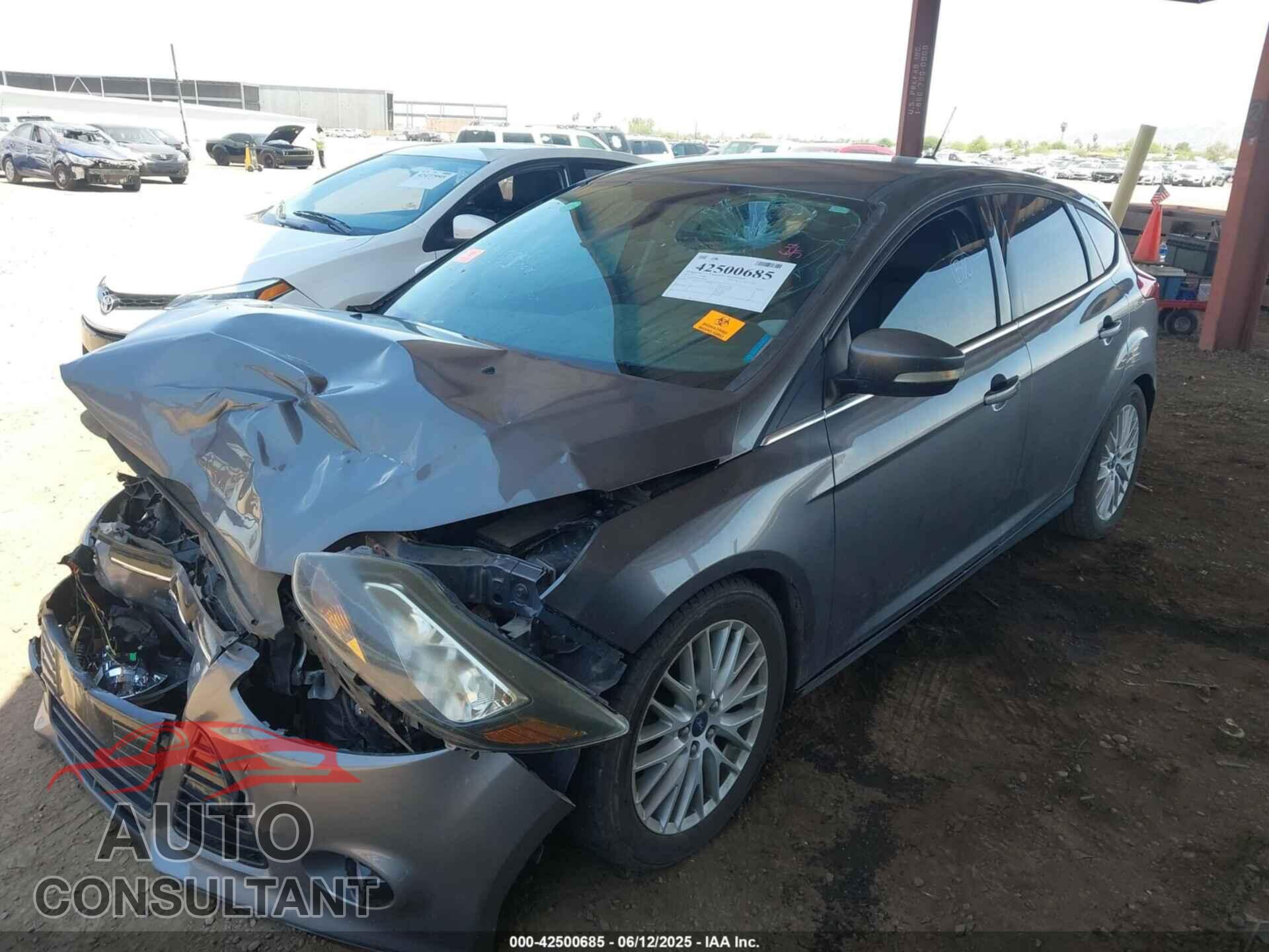 FORD FOCUS 2014 - 1FADP3N26EL287185