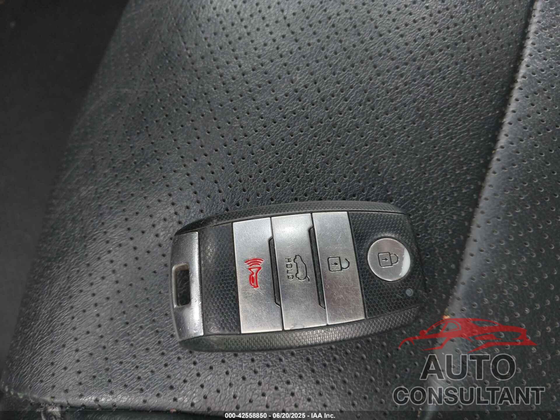 KIA SORENTO 2019 - 5XYPH4A57KG454025