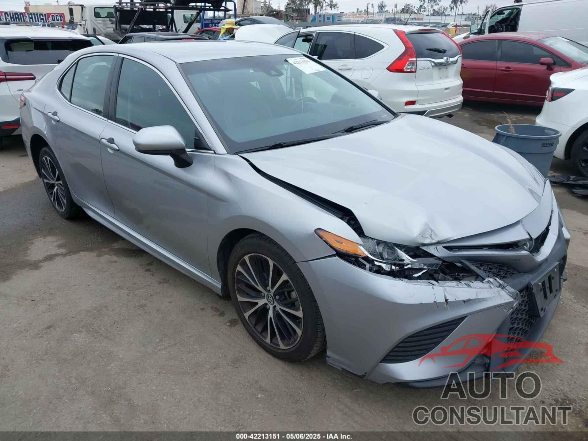 TOYOTA CAMRY 2018 - 4T1B11HK8JU595378
