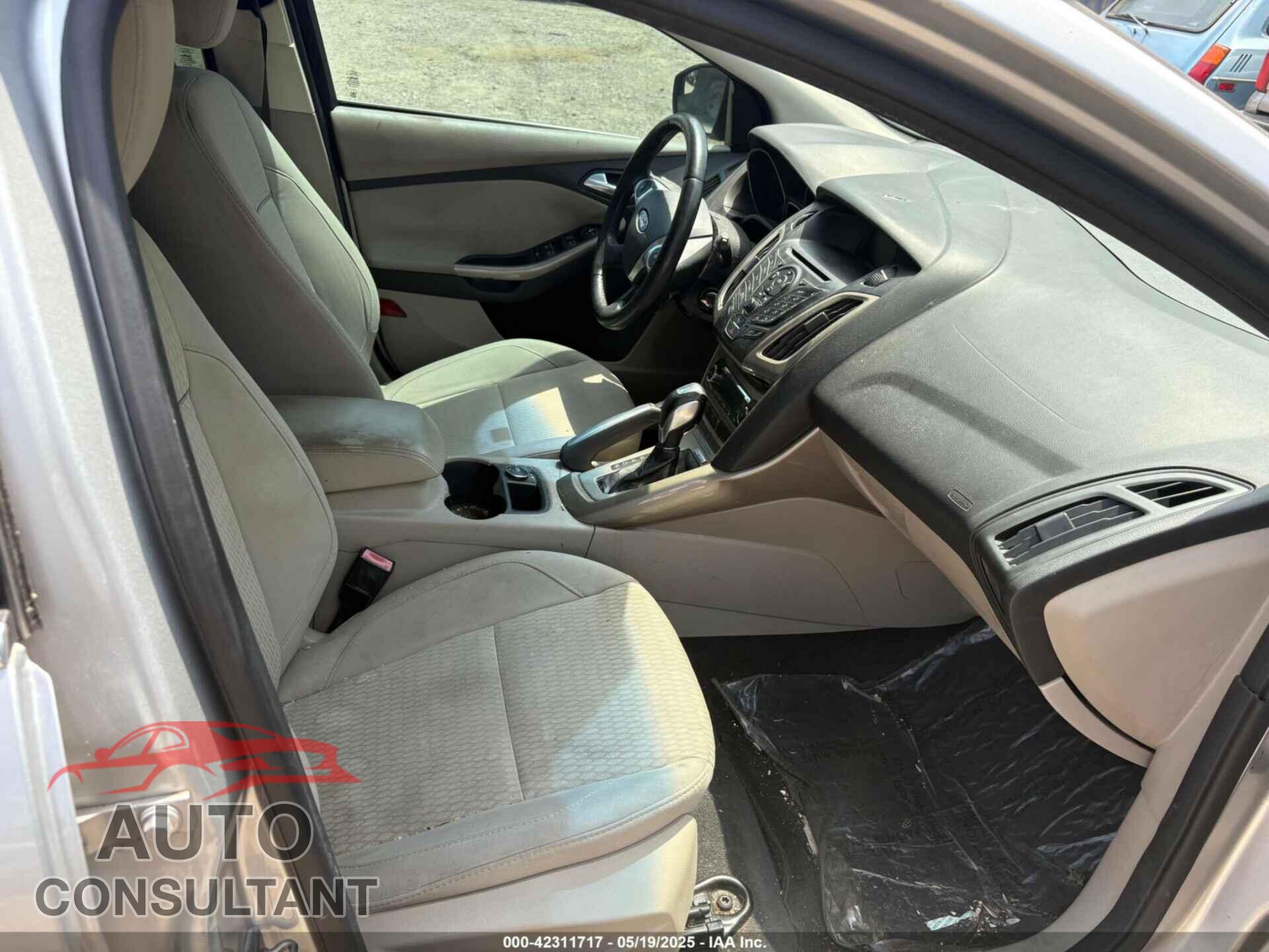 FORD FOCUS 2012 - 1FAHP3M22CL370905
