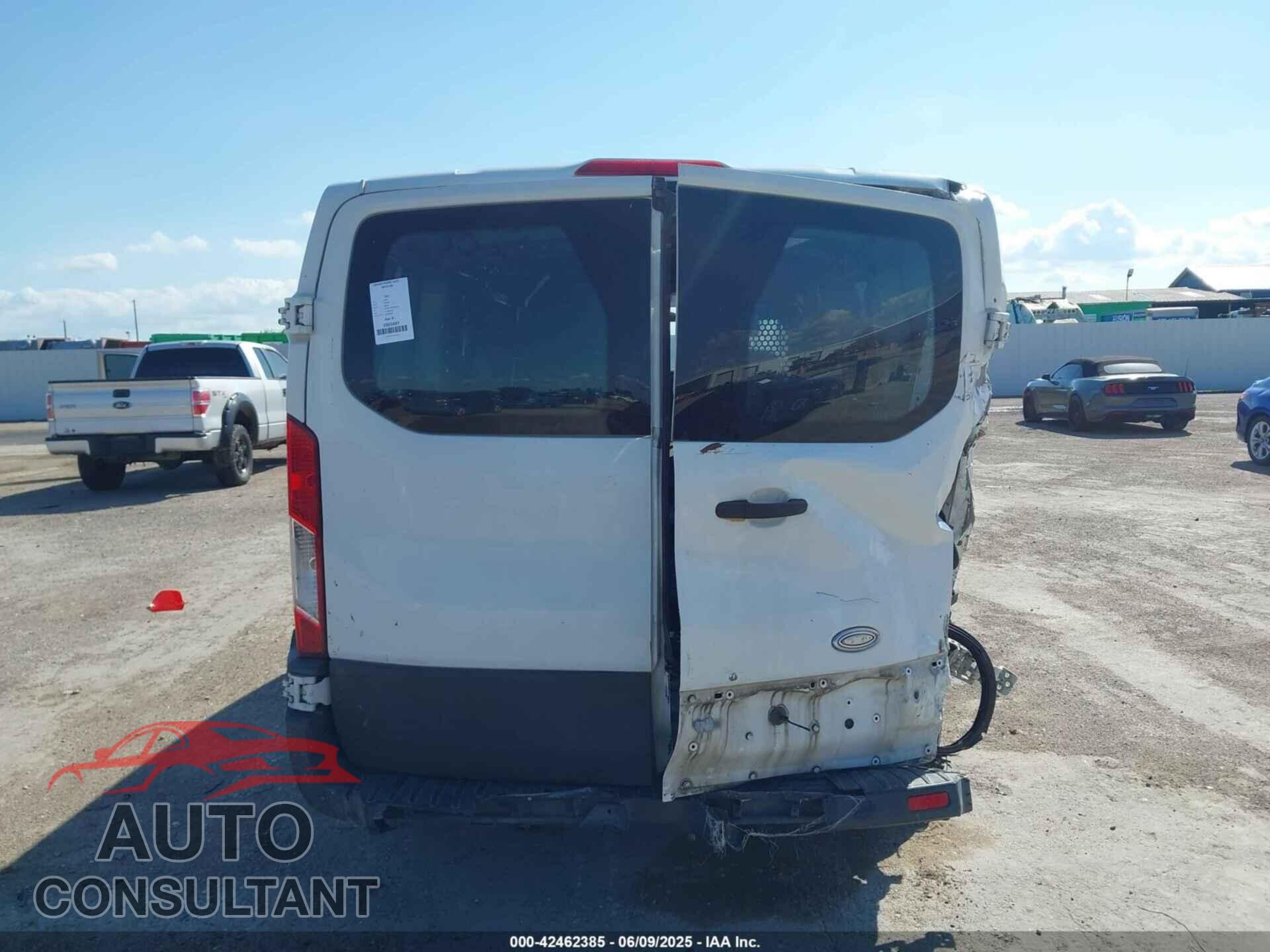FORD TRANSIT-150 2015 - 1FTNE1YM7FKA17475
