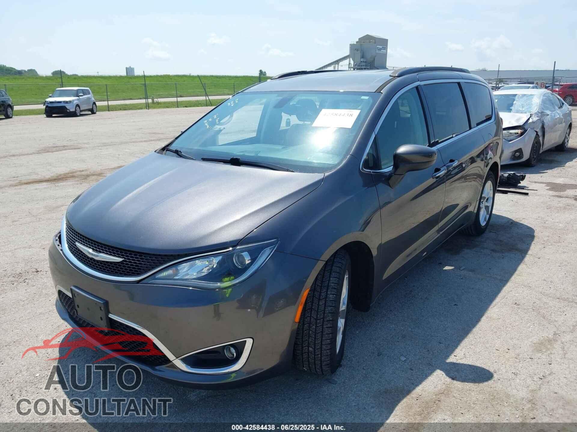 CHRYSLER PACIFICA 2017 - 2C4RC1BG1HR785208