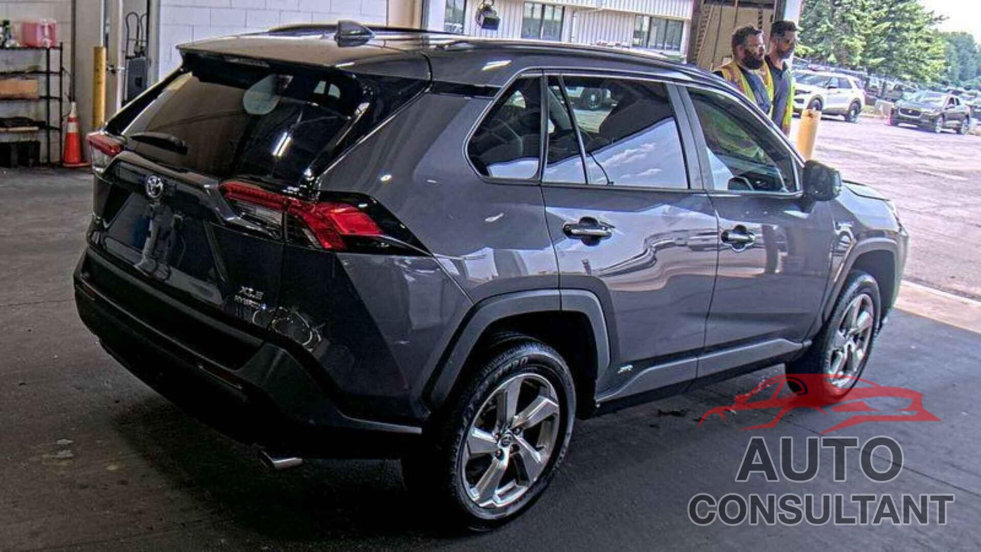 TOYOTA RAV4 2021 - 2T3B6RFV8MW020173
