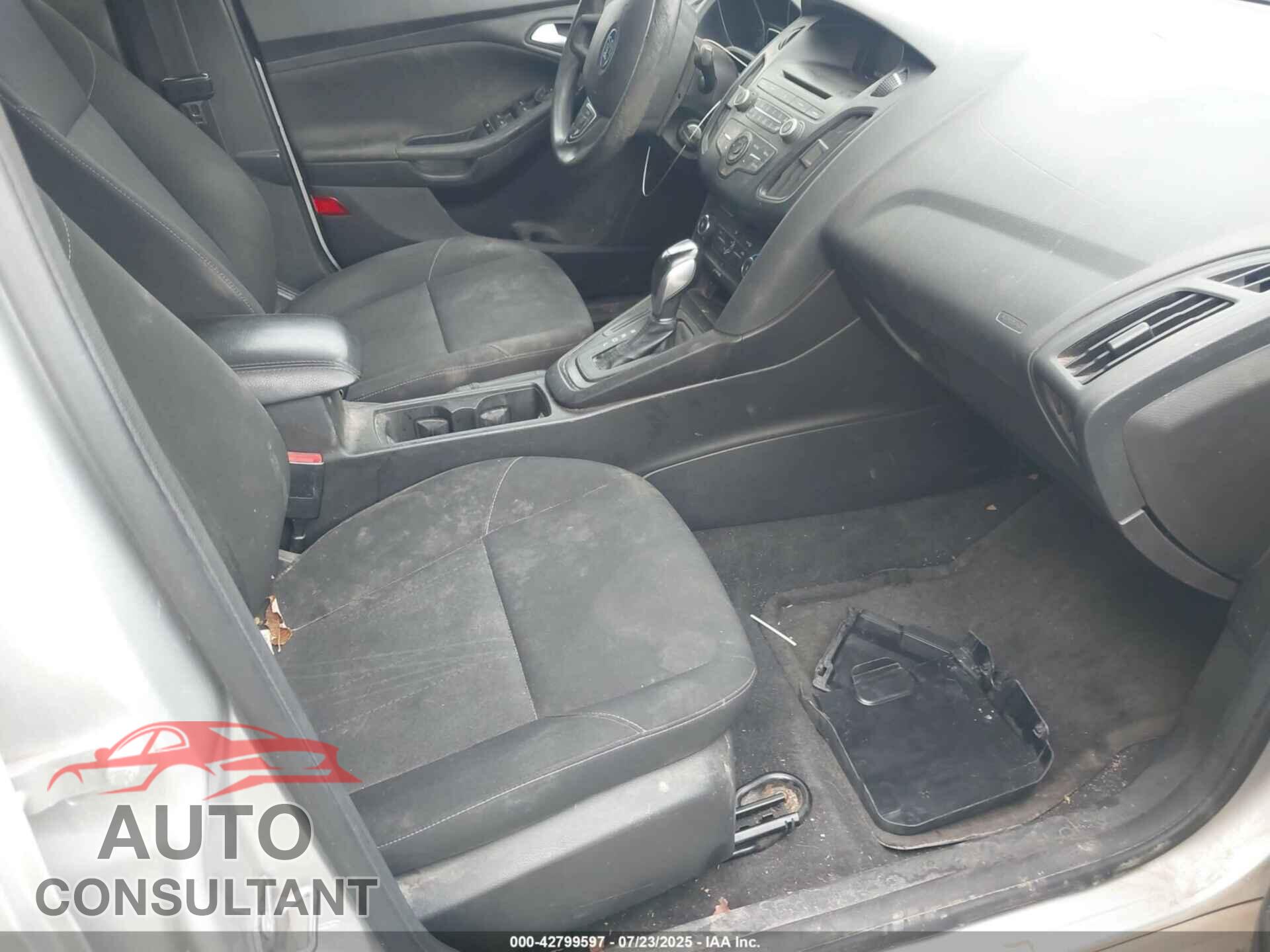FORD FOCUS 2015 - 1FADP3F24FL289758