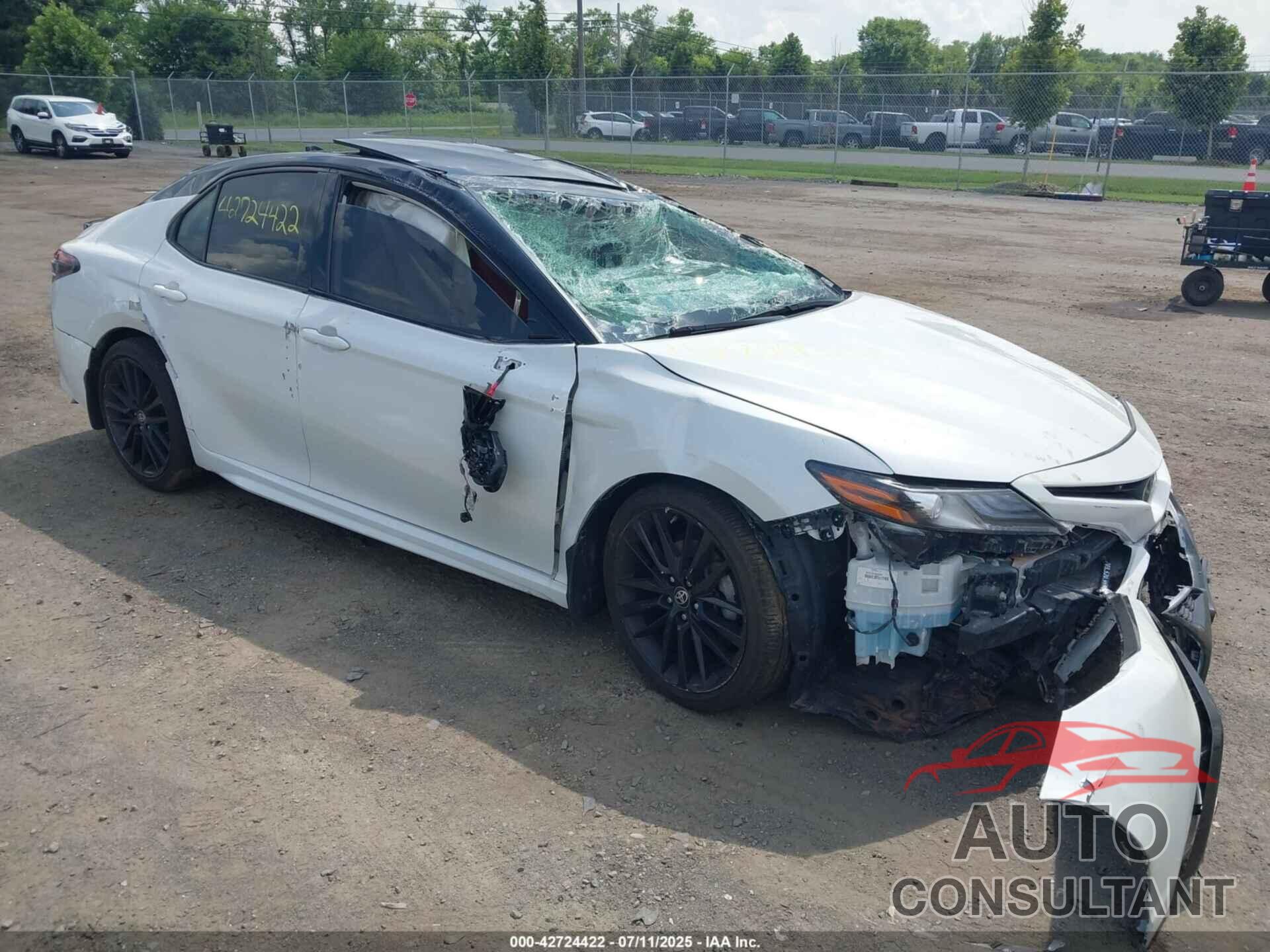 TOYOTA CAMRY 2021 - 4T1KZ1AK7MU056029