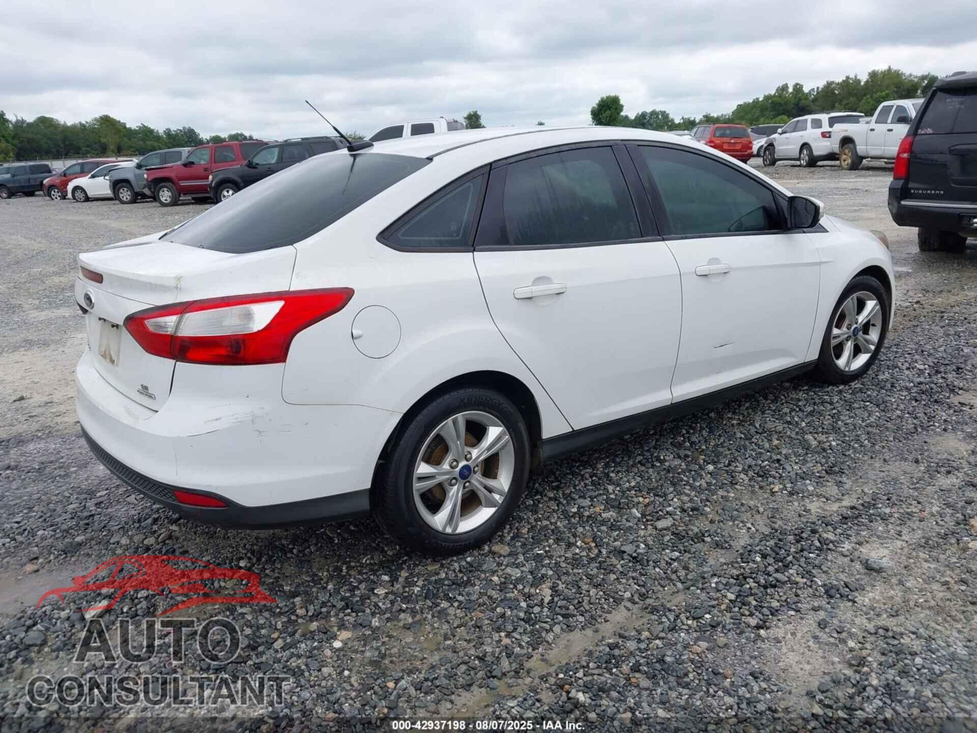 FORD FOCUS 2014 - 1FADP3F20EL301001
