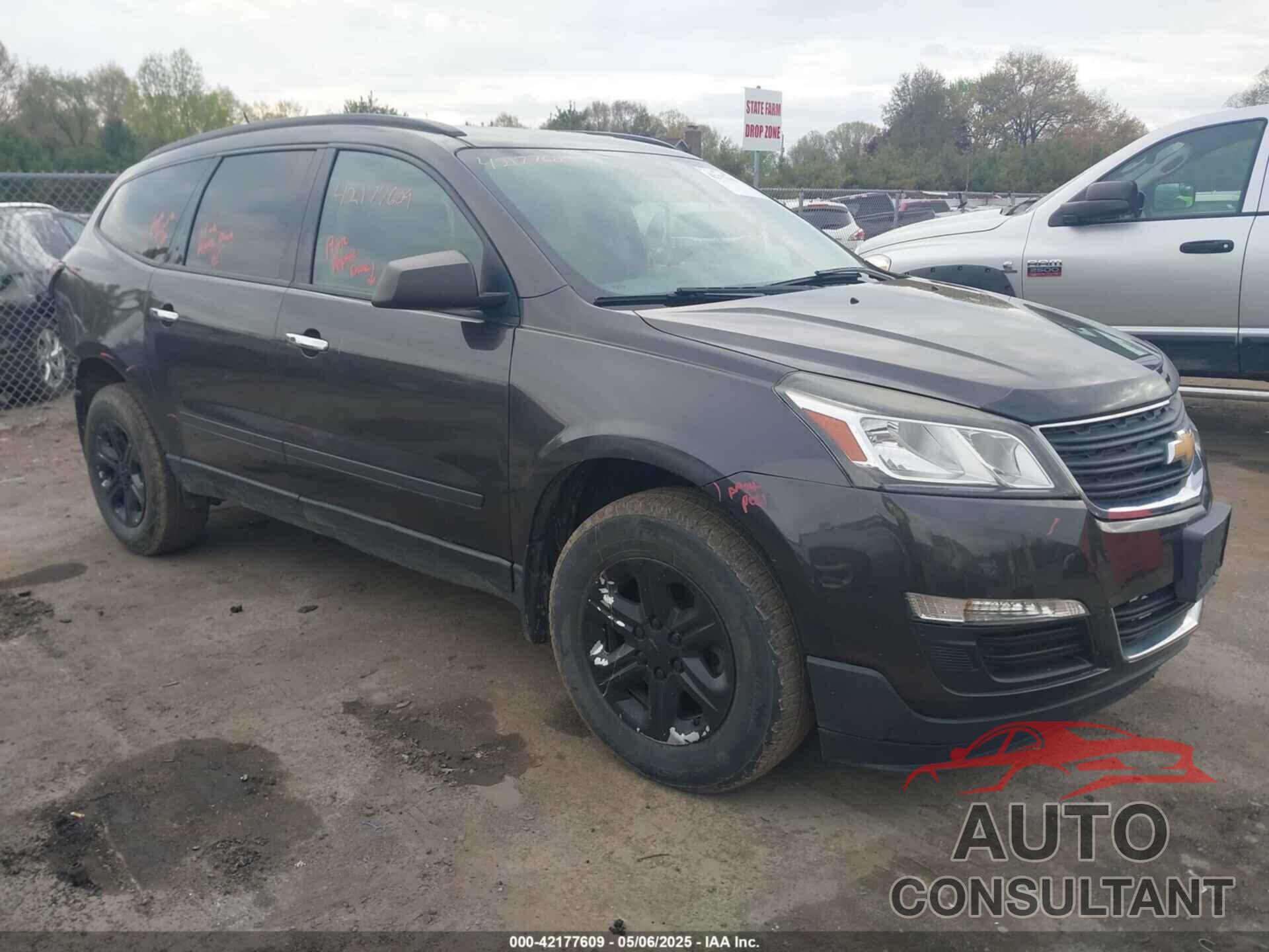 CHEVROLET TRAVERSE 2017 - 1GNKRFED0HJ215050