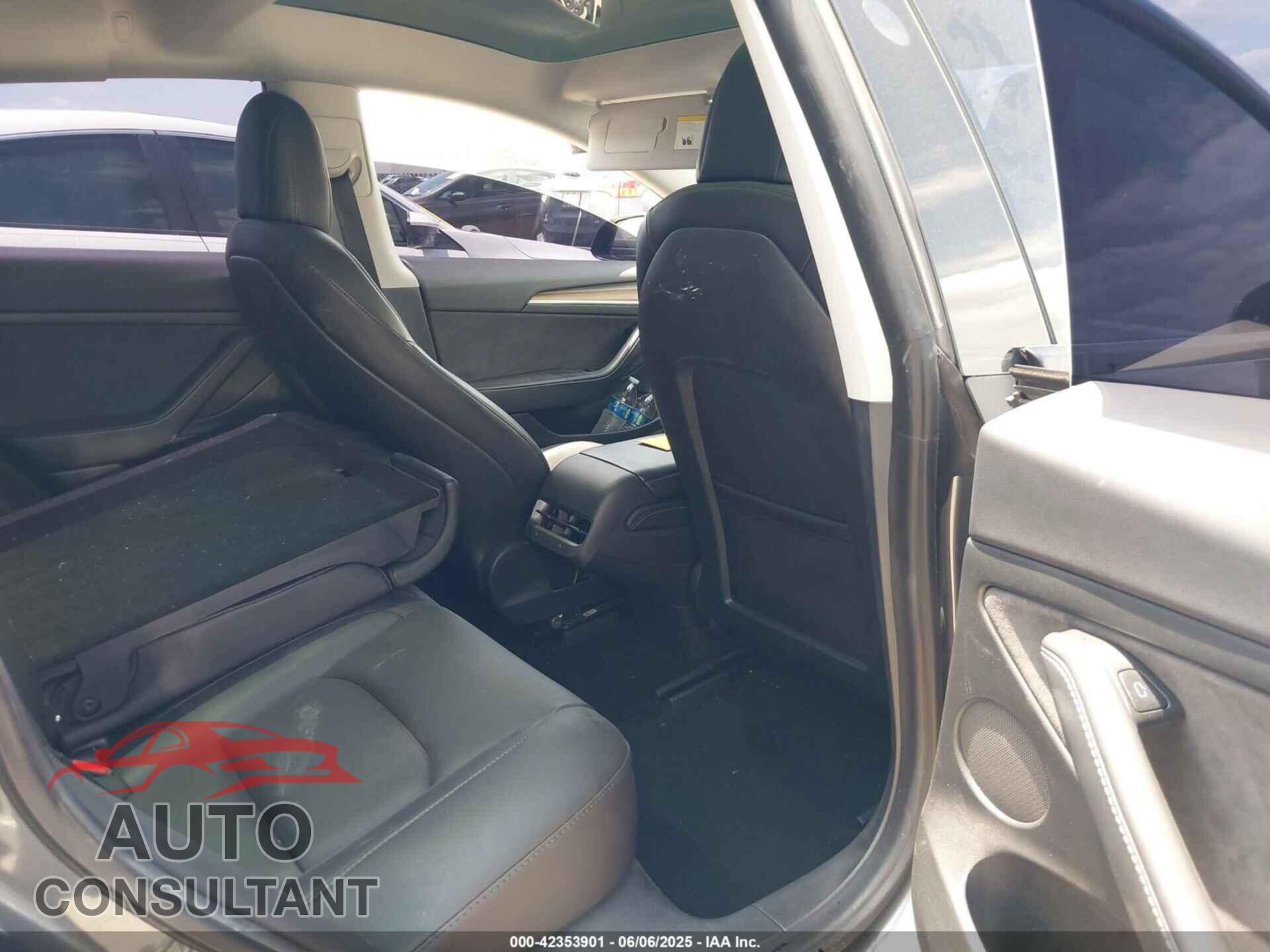 TESLA MODEL 3 2021 - 5YJ3E1EC4MF044808