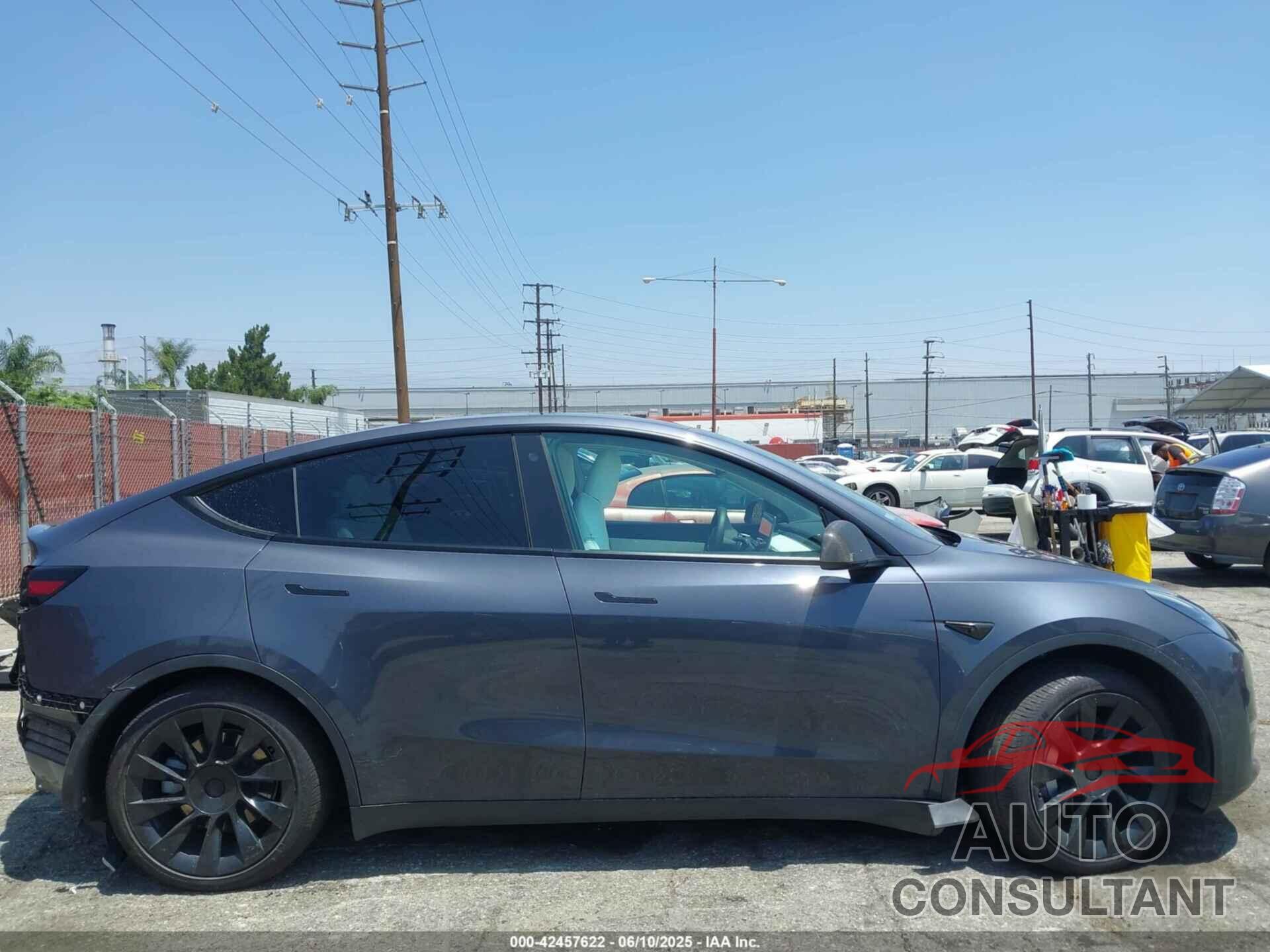 TESLA MODEL Y 2022 - 7SAYGAEE2NF358401