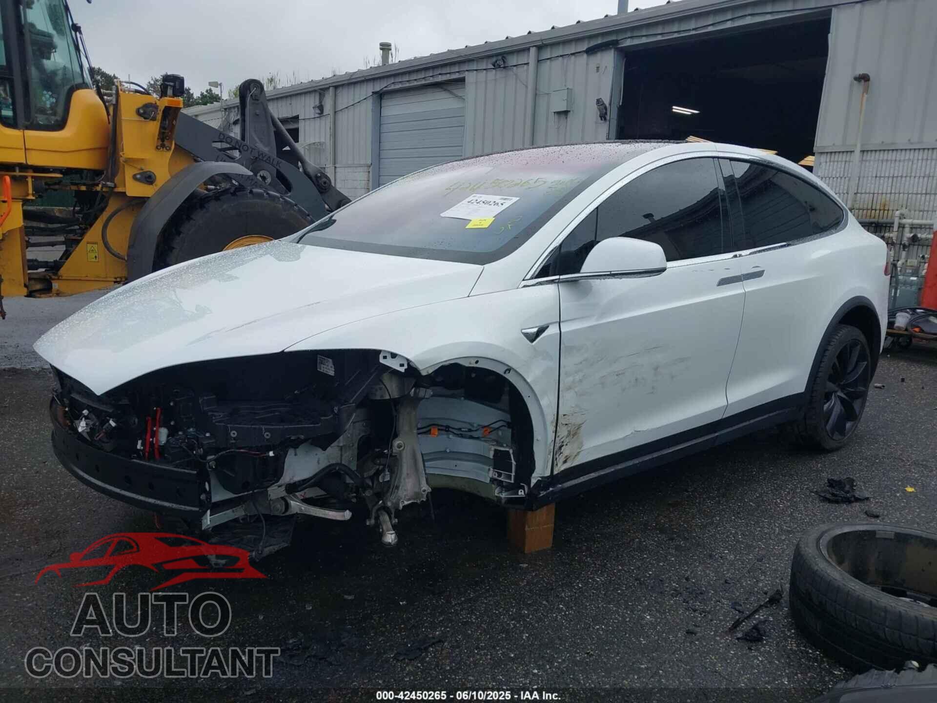 TESLA MODEL X 2018 - 5YJXCBE21JF141187