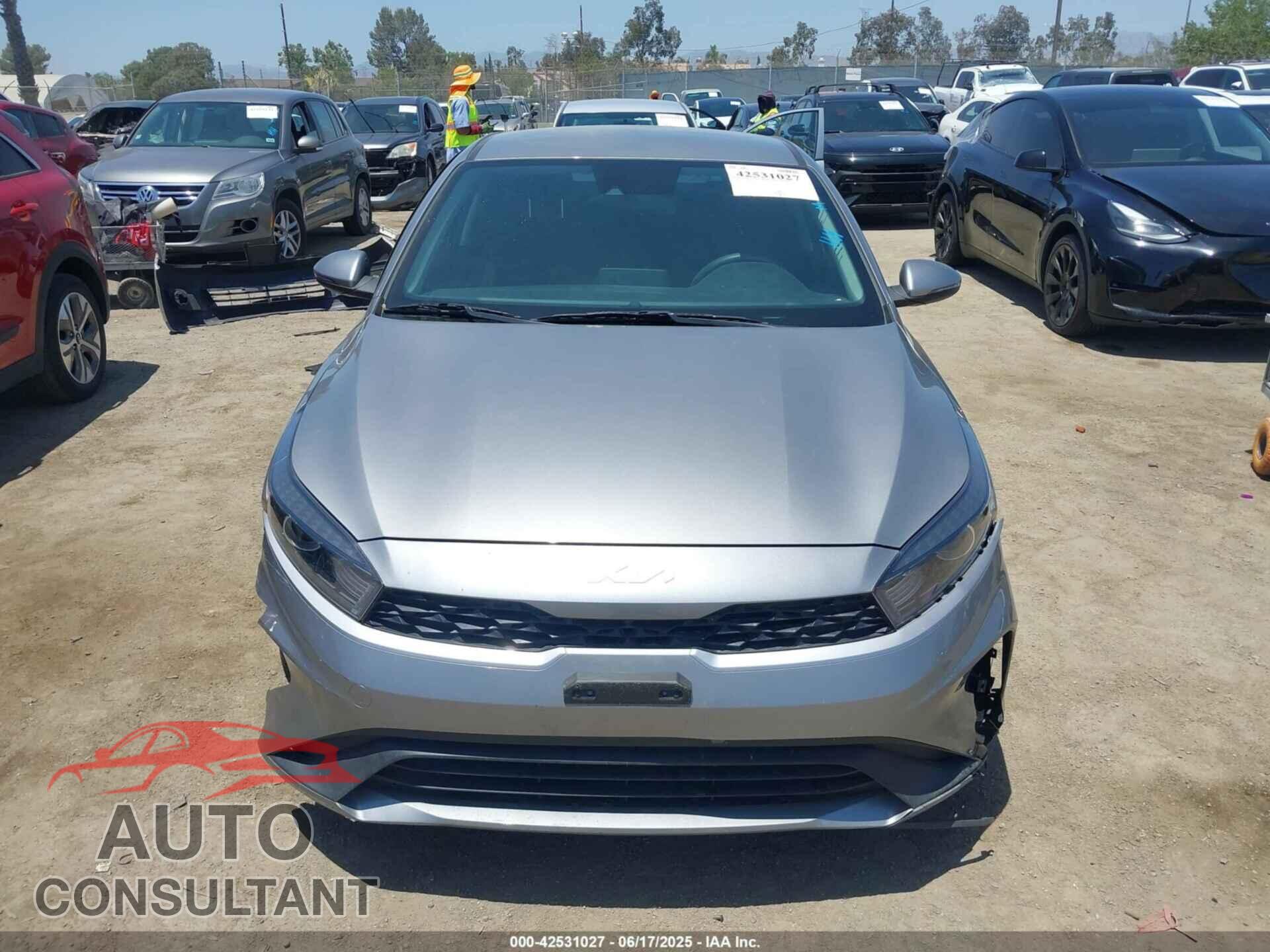 KIA FORTE 2023 - 3KPF24AD9PE606962