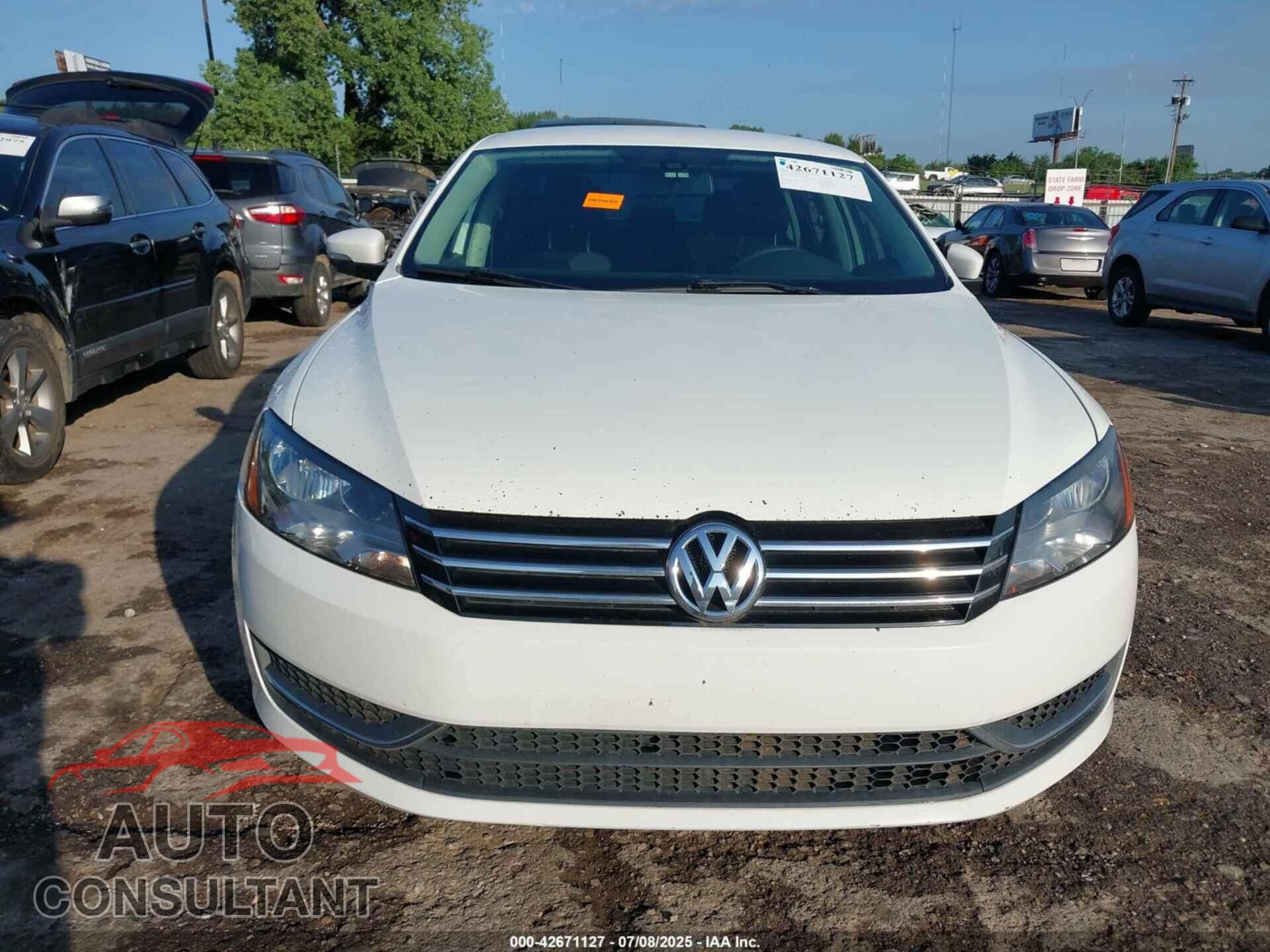 VOLKSWAGEN PASSAT 2015 - 1VWAT7A35FC018088