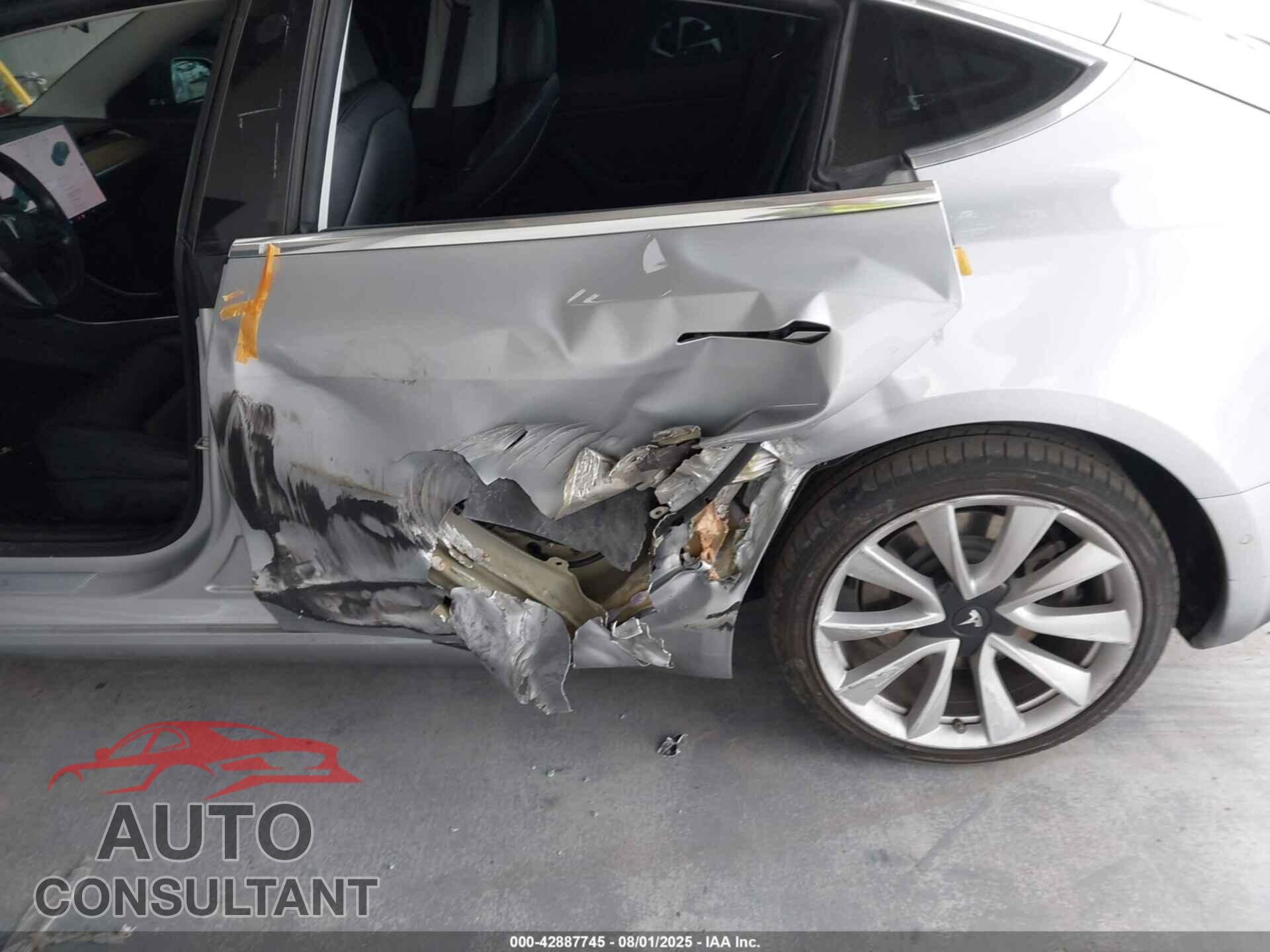 TESLA MODEL 3 2018 - 5YJ3E1EA5JF172565