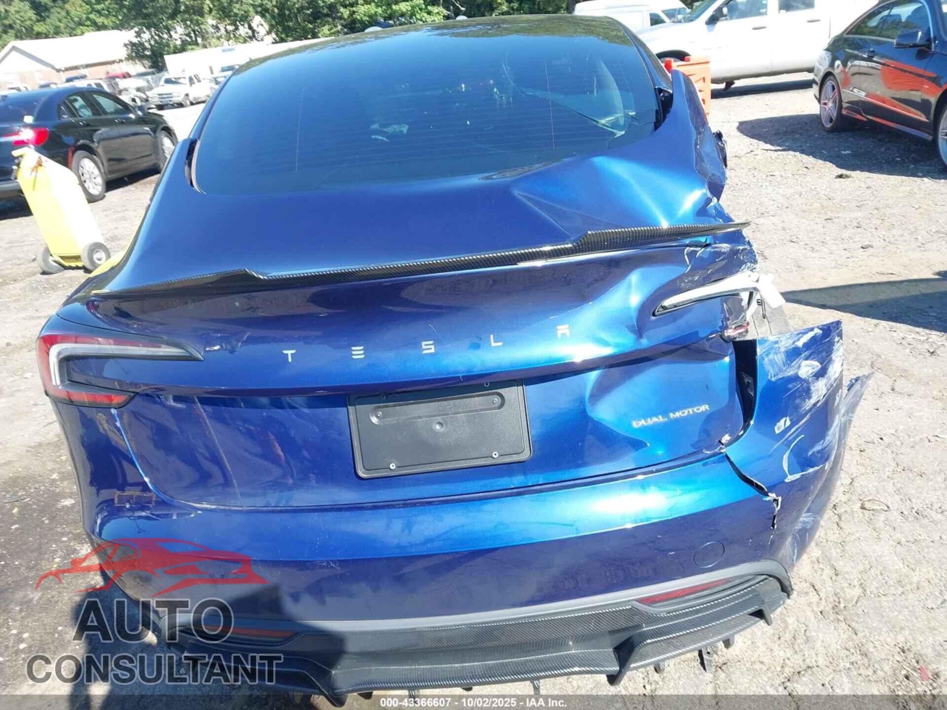TESLA MODEL 3 2024 - 5YJ3E1EBXRF731208