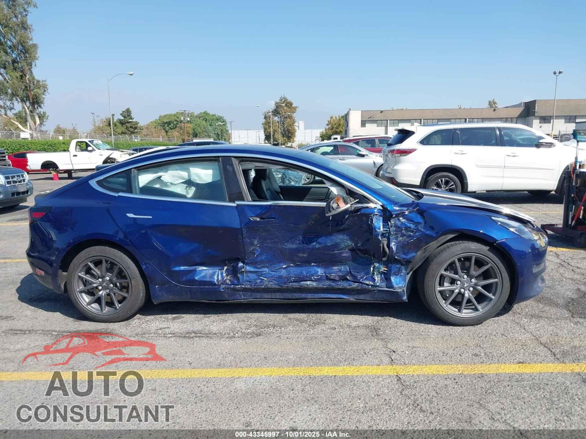TESLA MODEL 3 2018 - 5YJ3E1EA3JF037519
