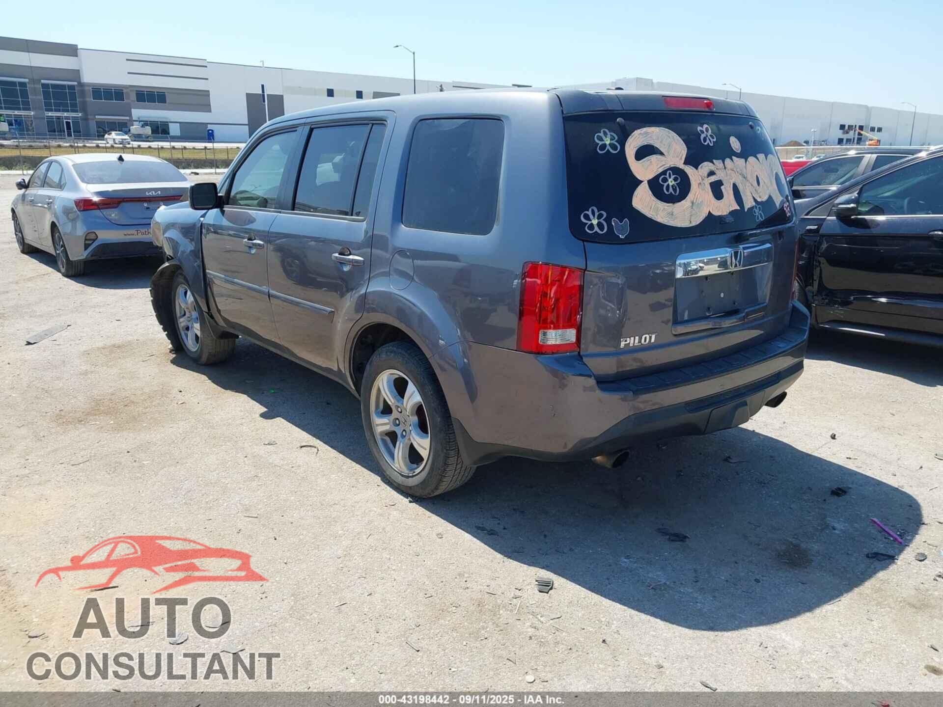 HONDA PILOT 2015 - 5FNYF3H56FB007998