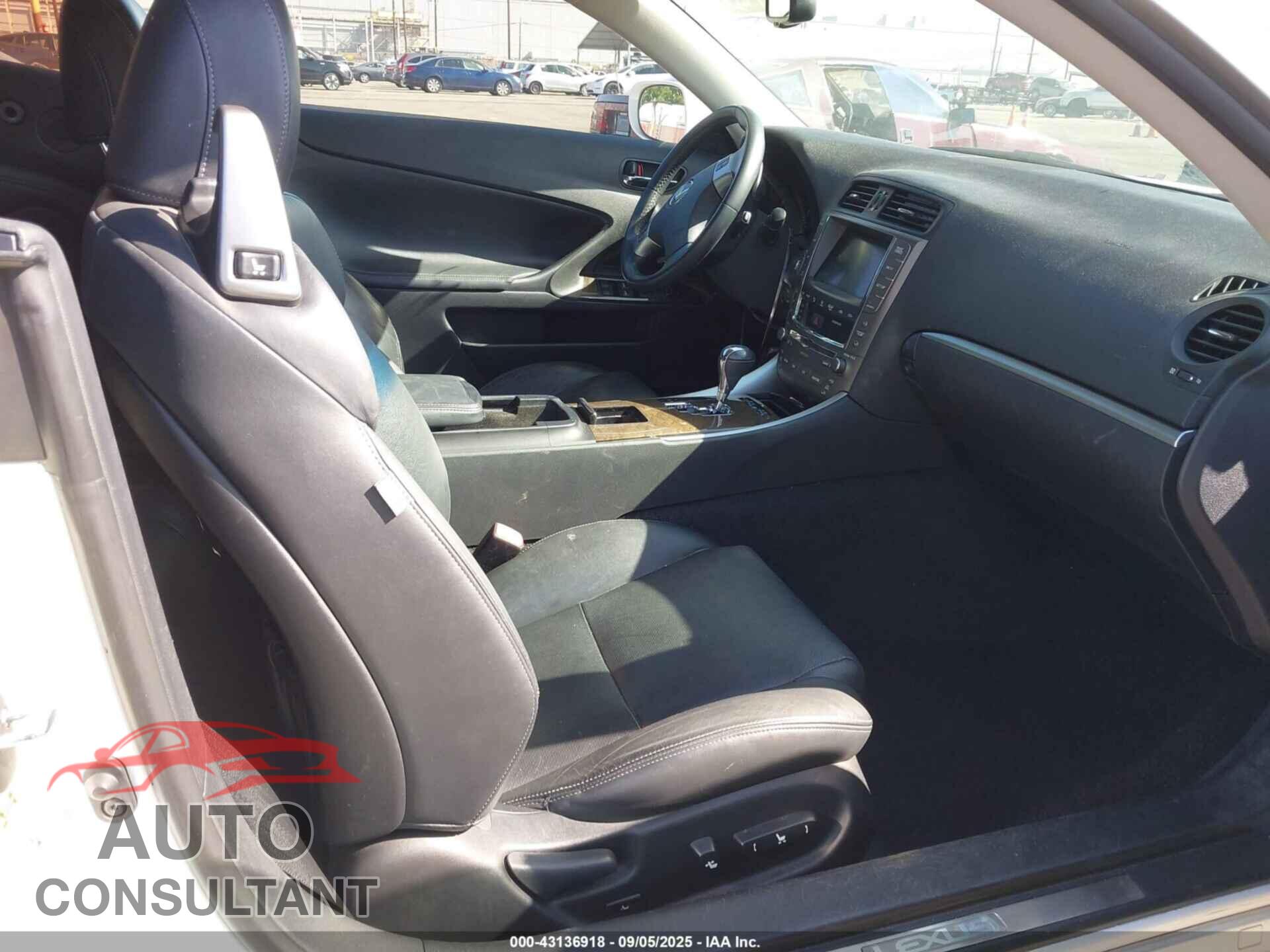 LEXUS IS 250C 2011 - JTHFF2C24B2516580