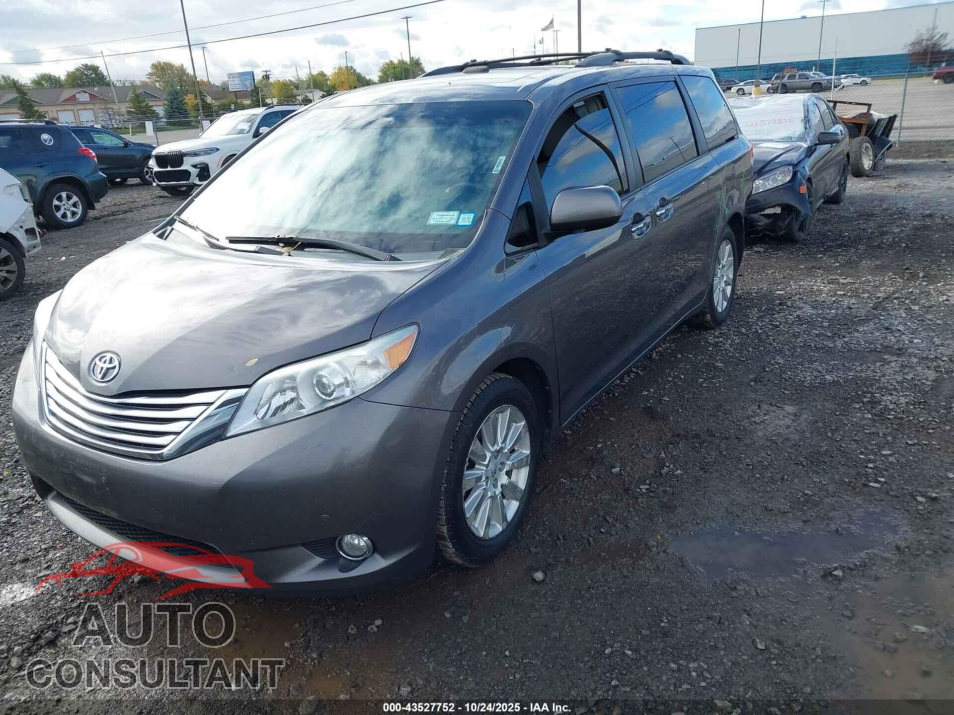 TOYOTA SIENNA 2011 - 5TDDK3DC2BS028979