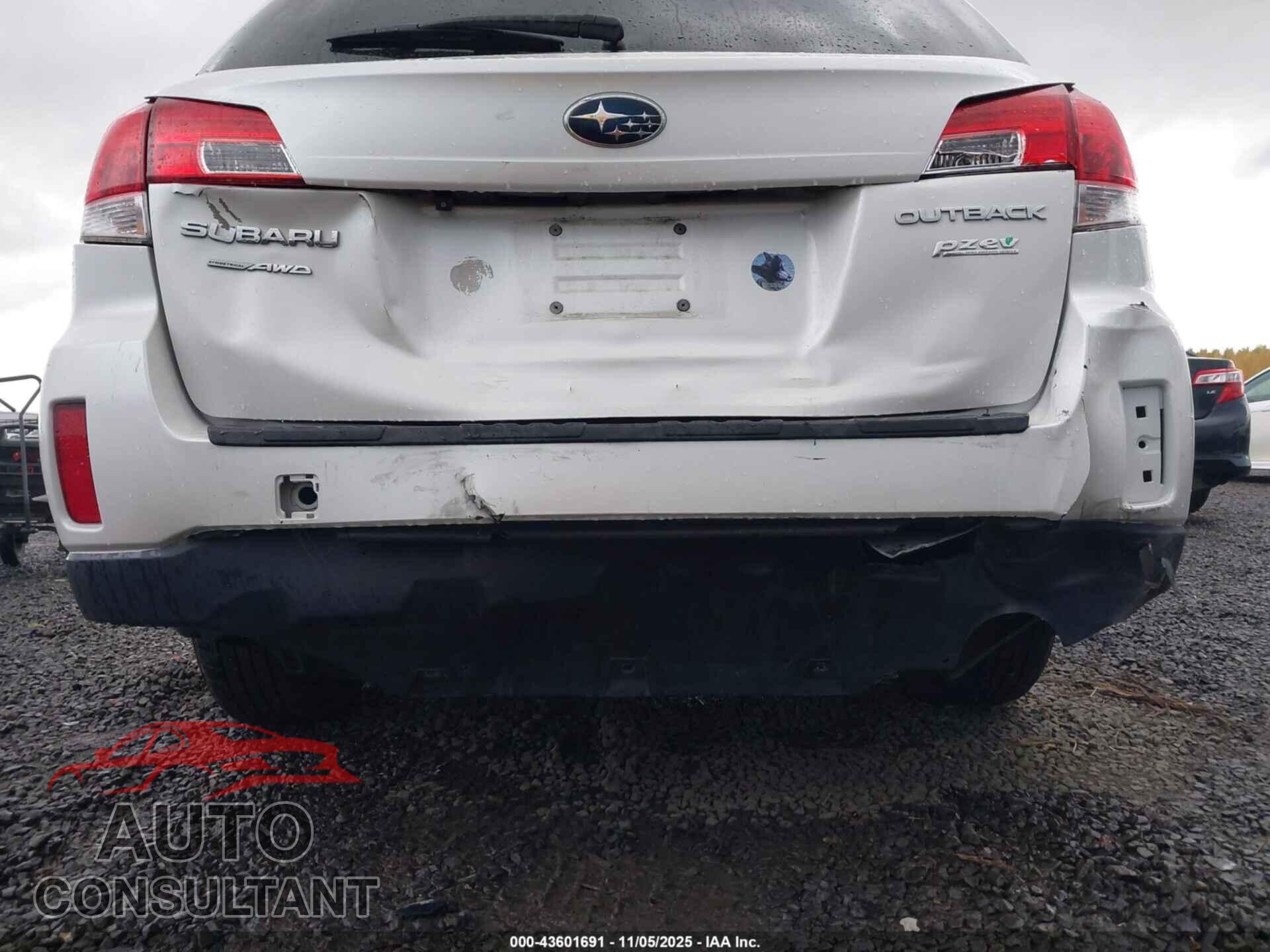 SUBARU OUTBACK 2014 - 4S4BRBLC8E3245601