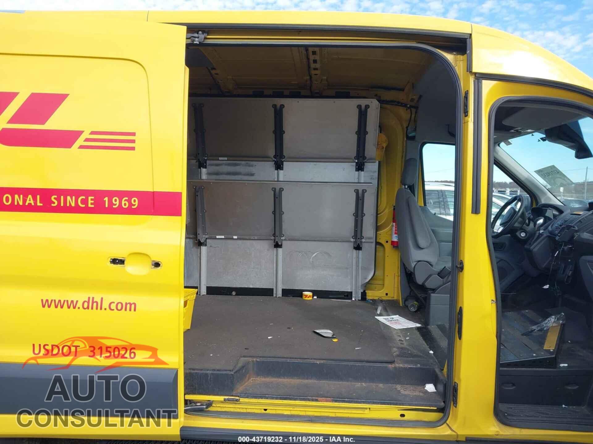 FORD TRANSIT-150 2018 - 1FTKE2CM6JKA45342