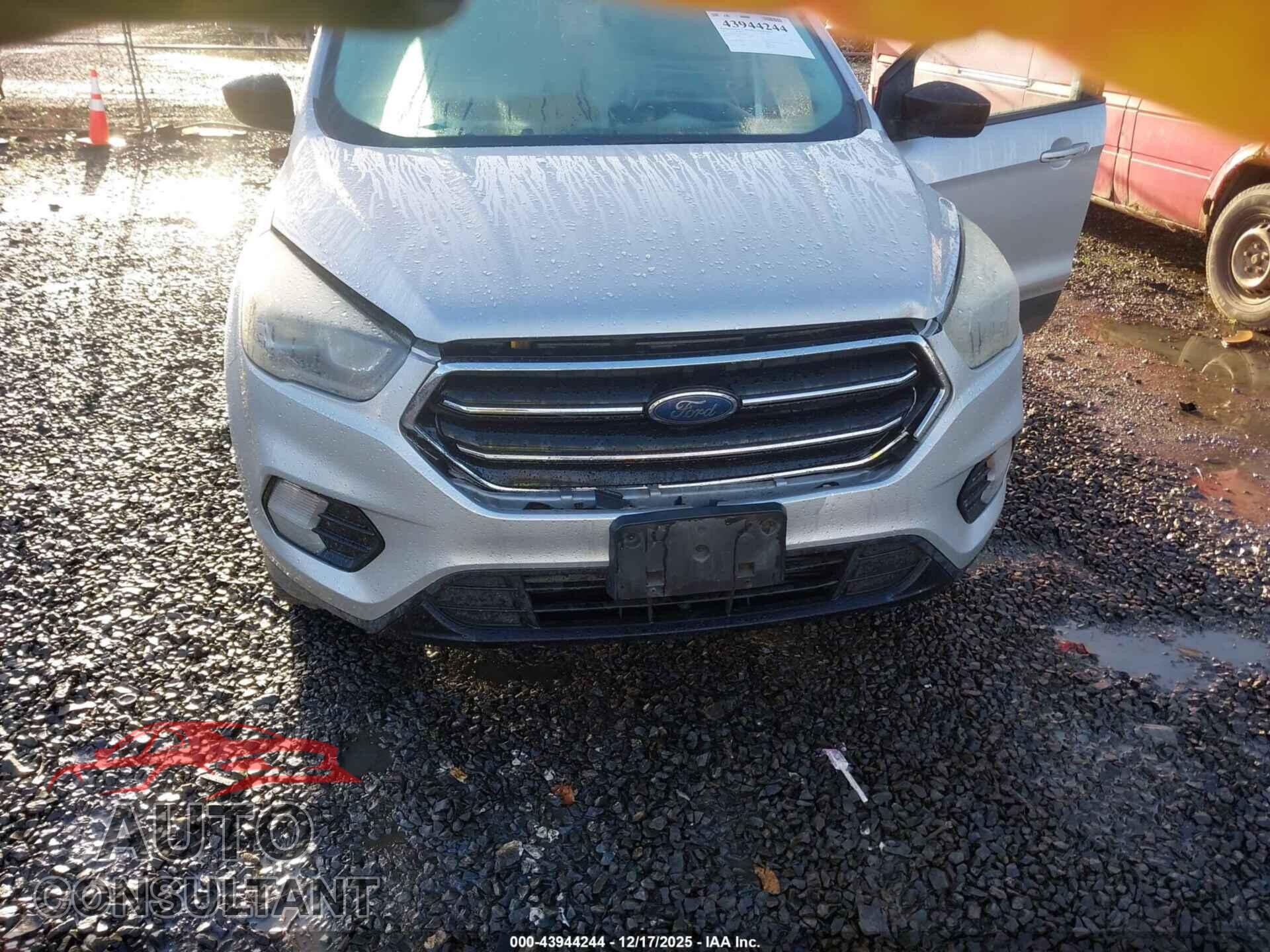 FORD ESCAPE 2017 - 1FMCU9G99HUE09981