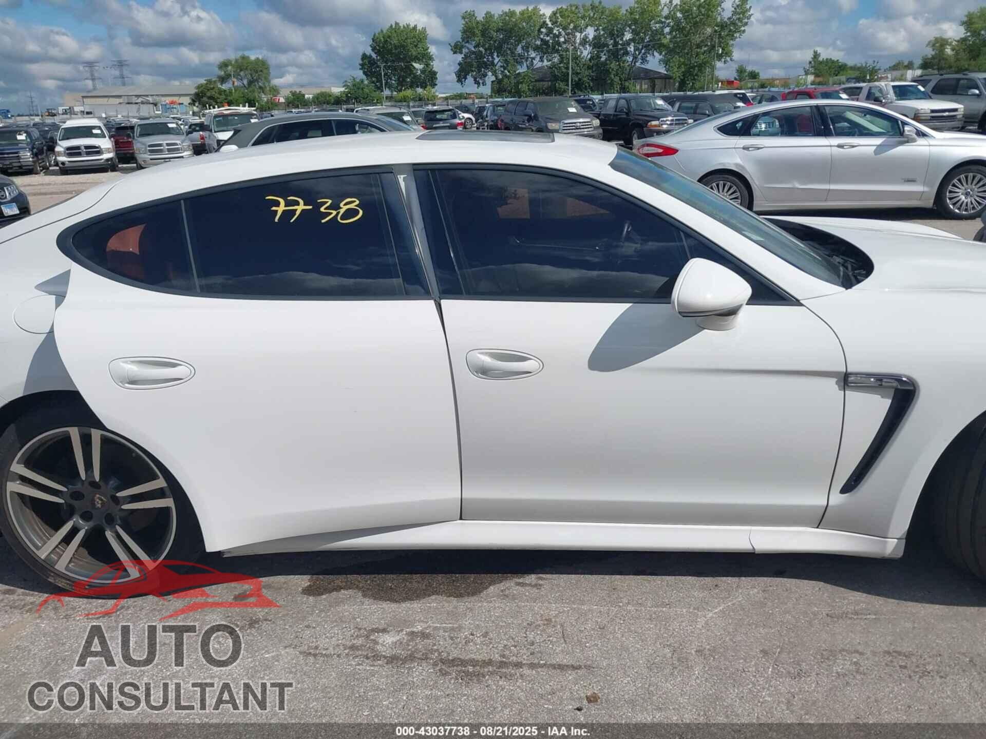 PORSCHE PANAMERA 2011 - WP0AA2A72BL011785