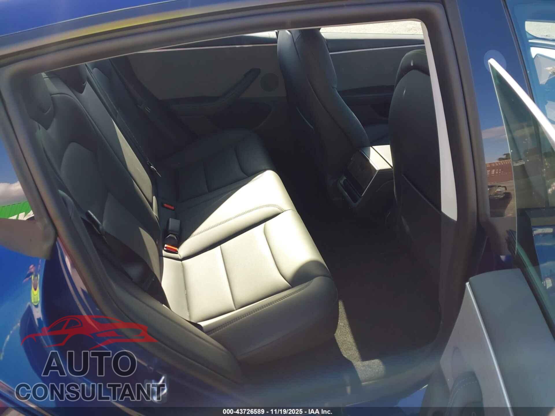 TESLA MODEL 3 2025 - 5YJ3E1EA9SF058411