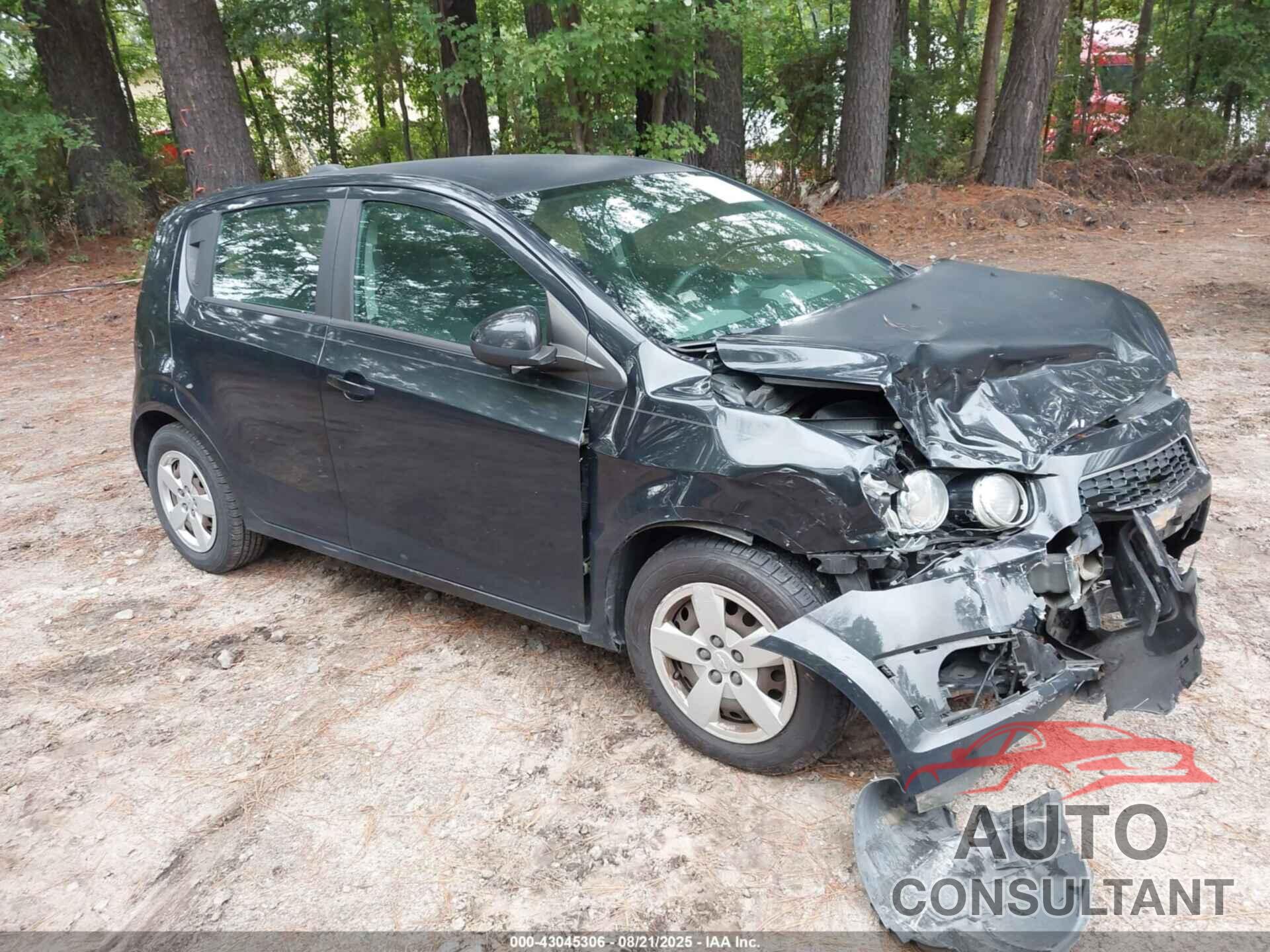 CHEVROLET SONIC 2015 - 1G1JA6SH2F4190871