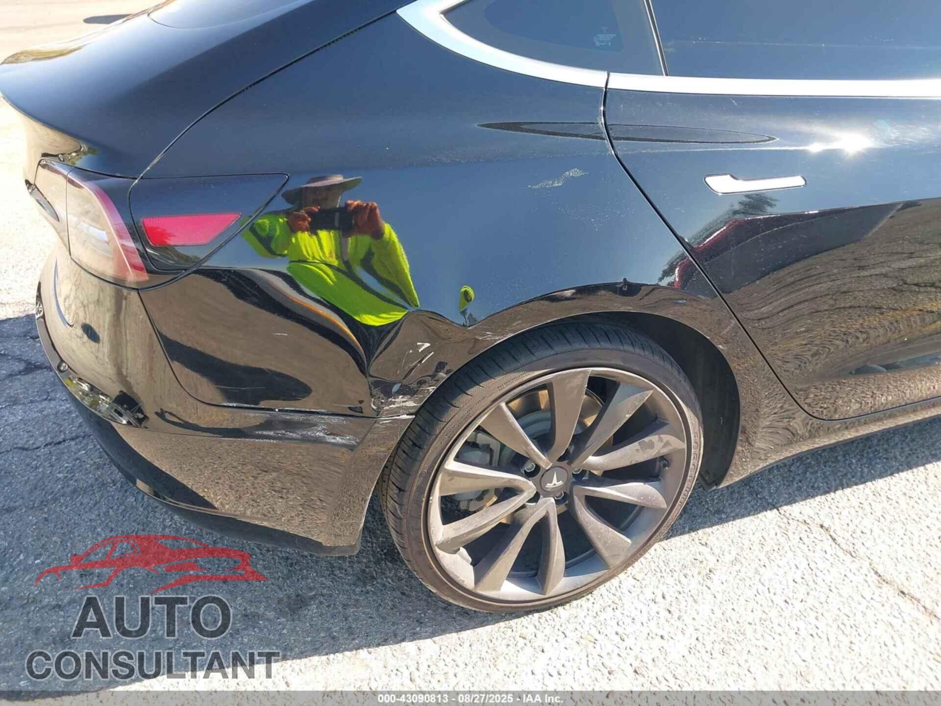 TESLA MODEL 3 2018 - 5YJ3E1EA5JF176213