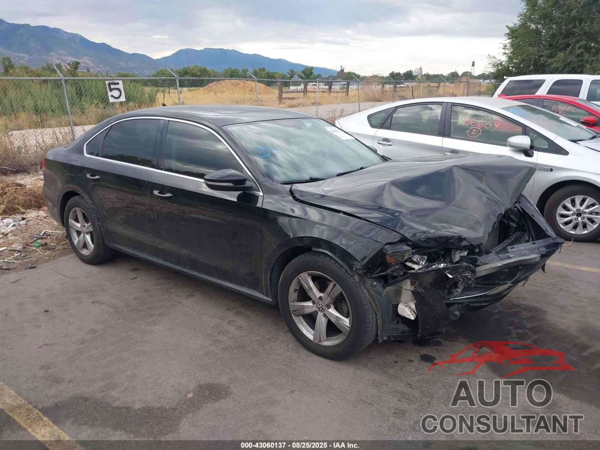 VOLKSWAGEN PASSAT 2012 - 1VWBP7A34CC041592