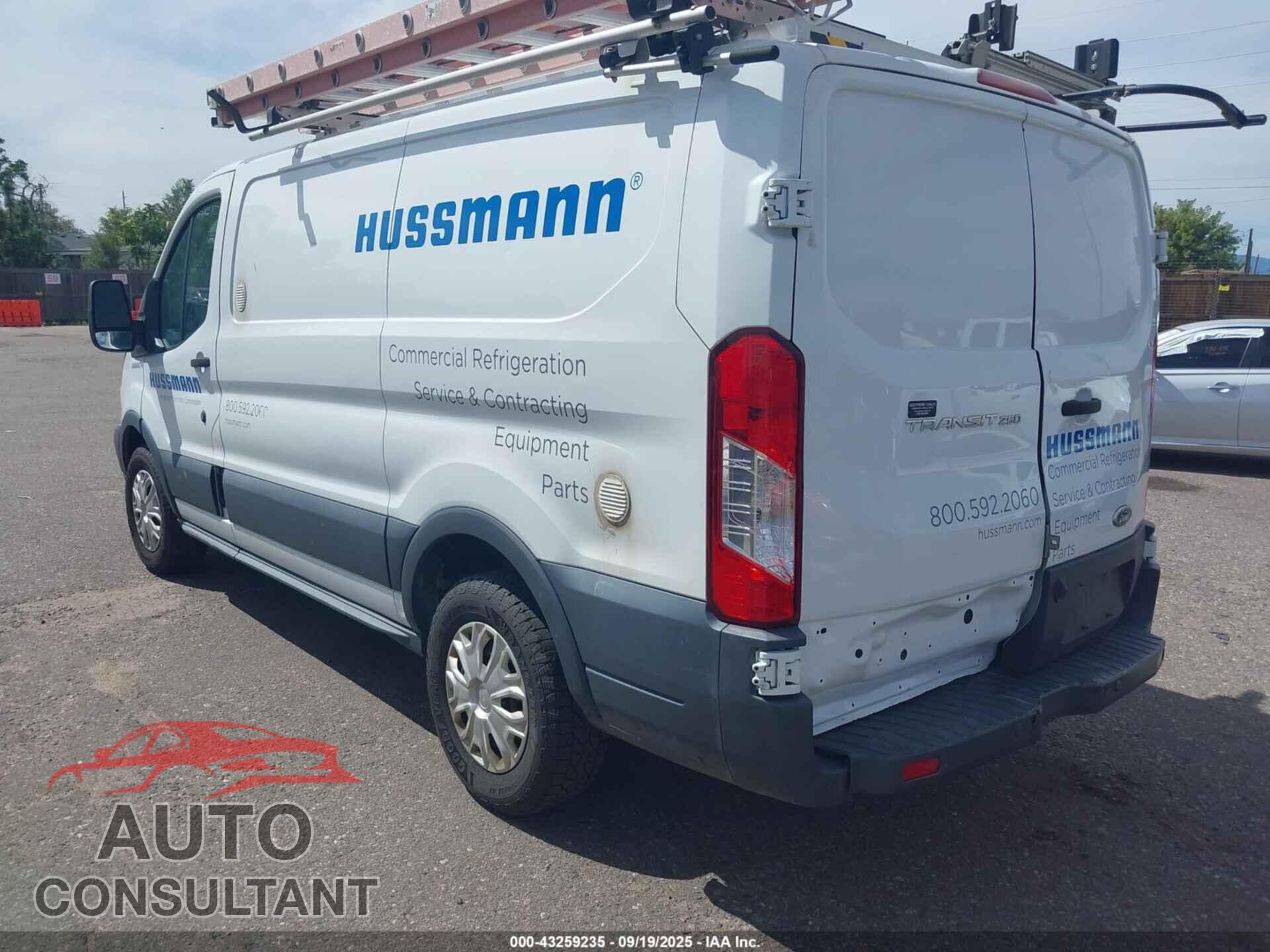 FORD TRANSIT-250 2017 - 1FTYR1YM0HKB49210