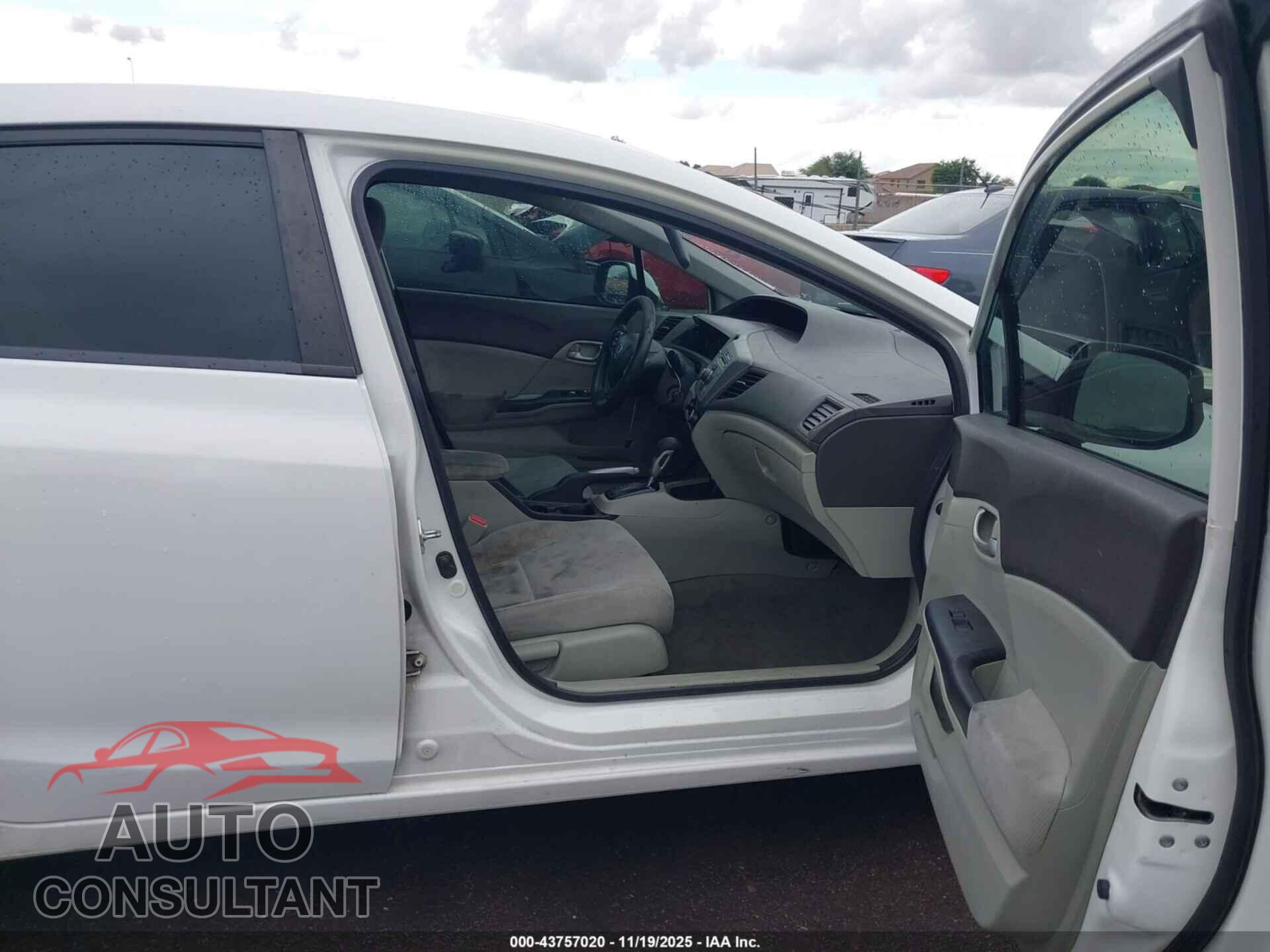 HONDA CIVIC 2012 - 2HGFB2F57CH594137